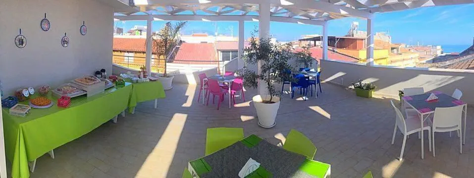 Buffet breakfast in Stanze del Mare