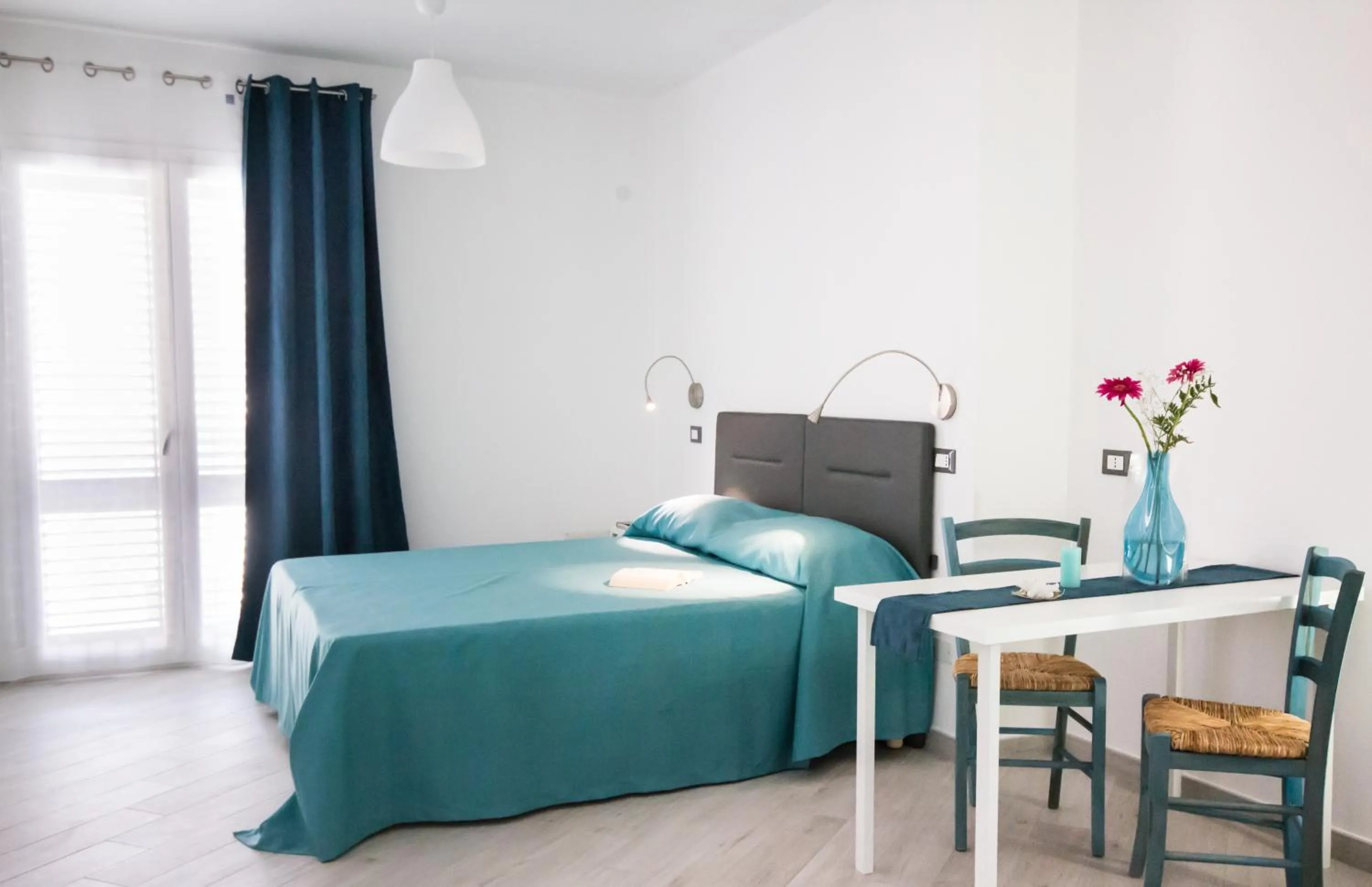 Photo of the whole room, Bed in Stanze del Mare