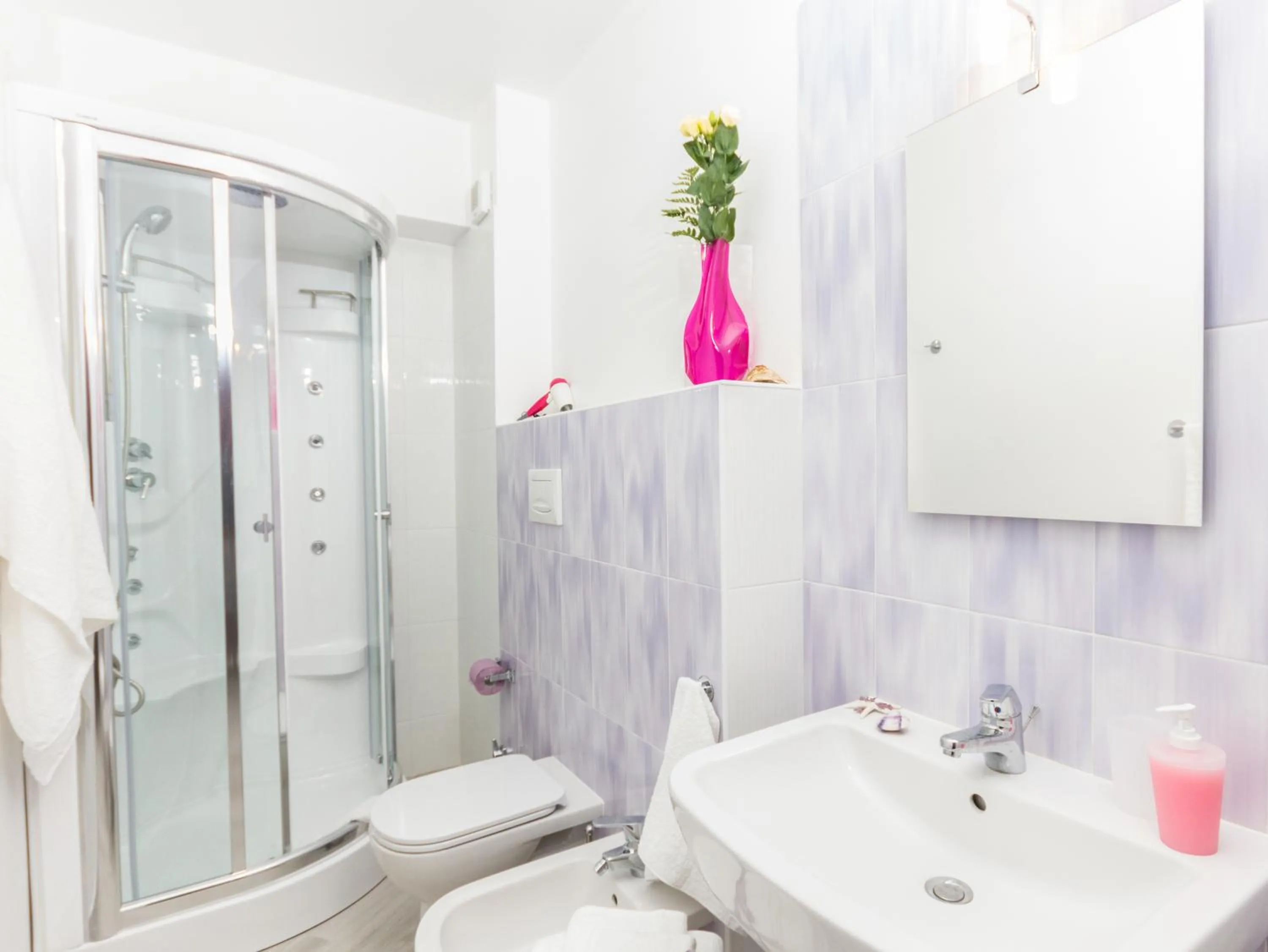 Shower in Stanze del Mare