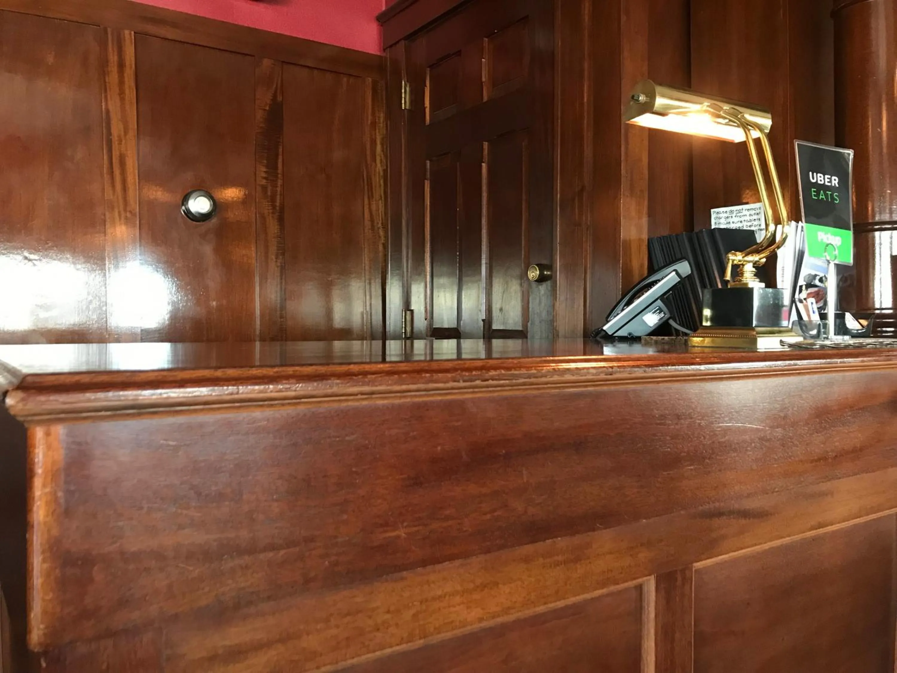 Restaurant/places to eat in Winthrop Arms Hotel Restaurant Logan Airport