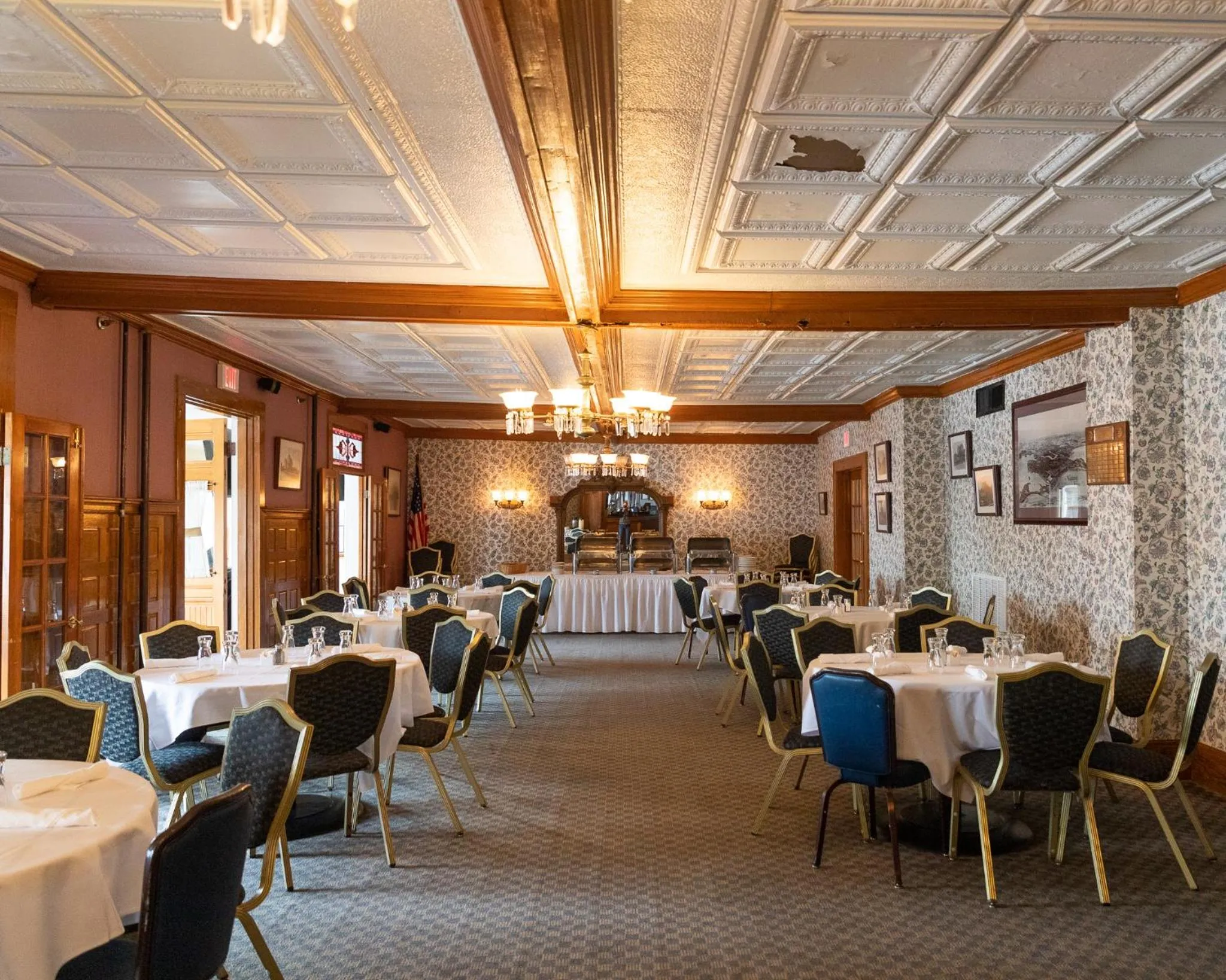 Banquet/Function facilities in Winthrop Arms Hotel Restaurant Logan Airport