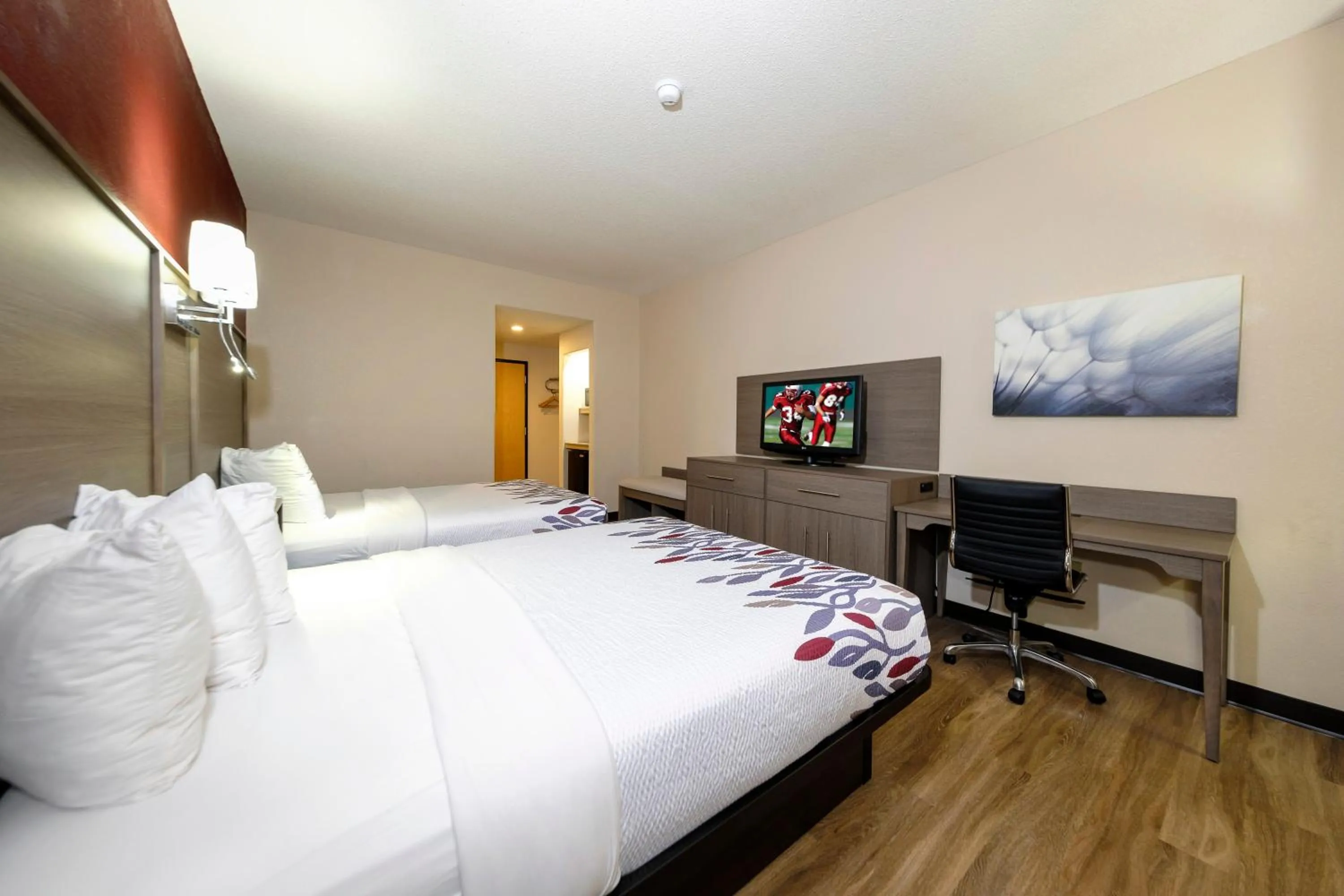 Photo of the whole room in Red Roof Inn Yemassee