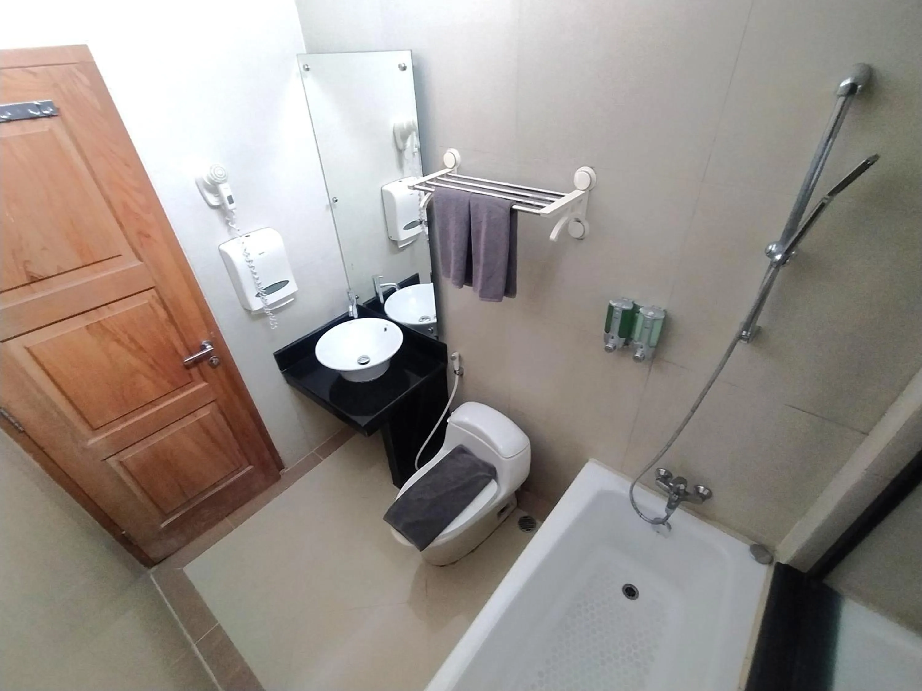 Shower in Alloro Boutique Hotel Pacitan