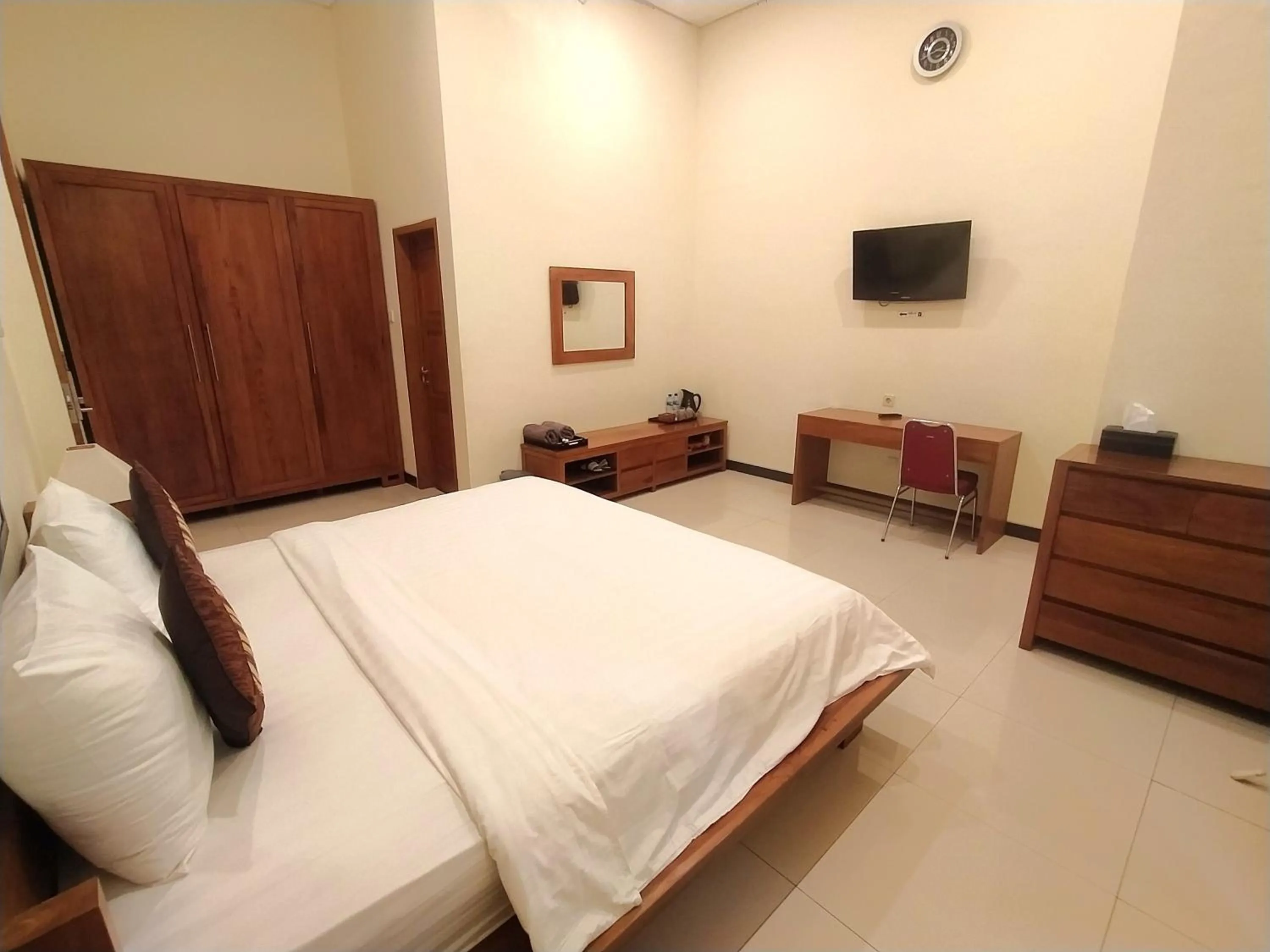 Bed in Alloro Boutique Hotel Pacitan
