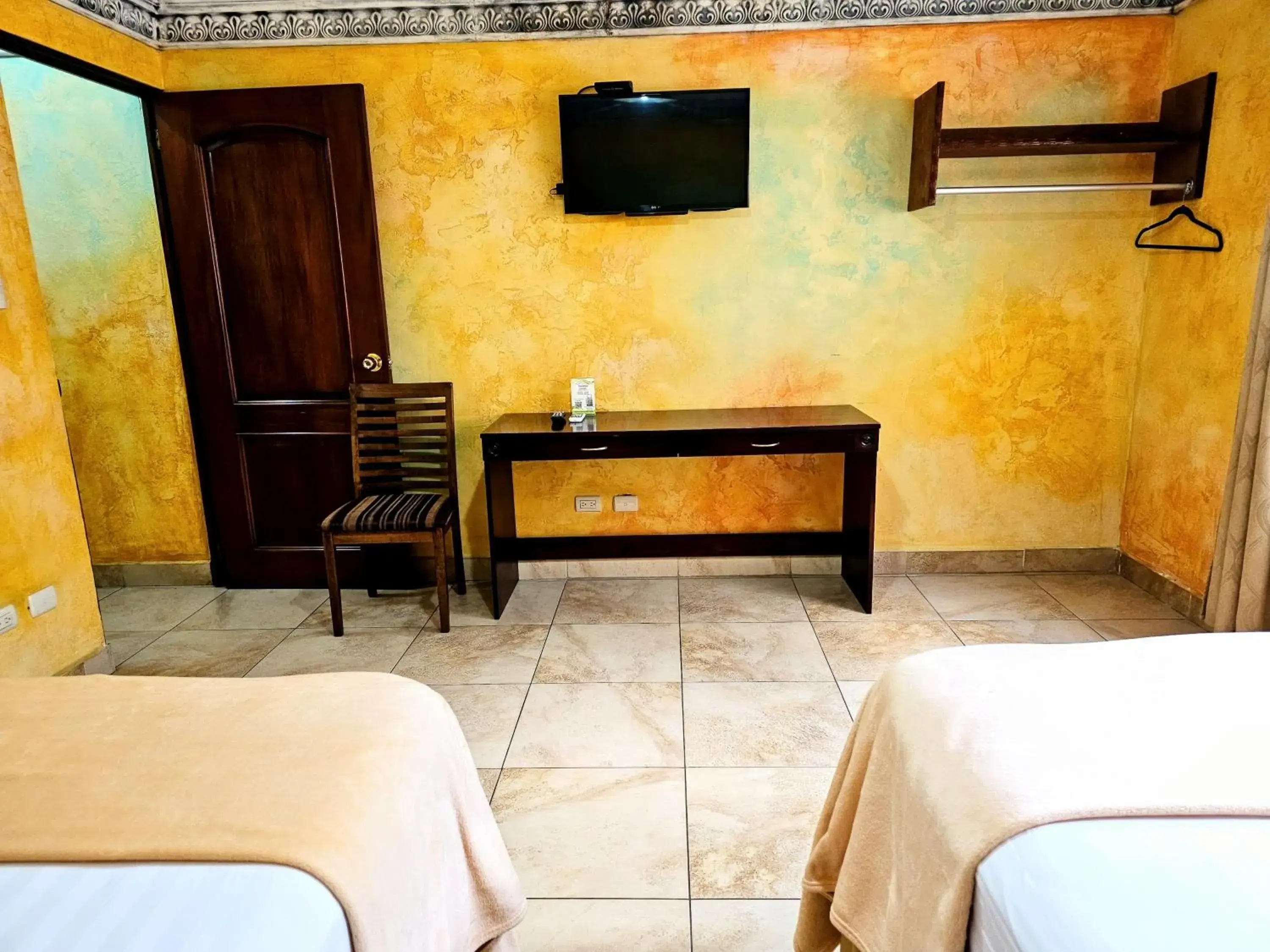 Quadruple Room in Antigua Inn Hotel Quadruple Room in Antigua Inn Hotel