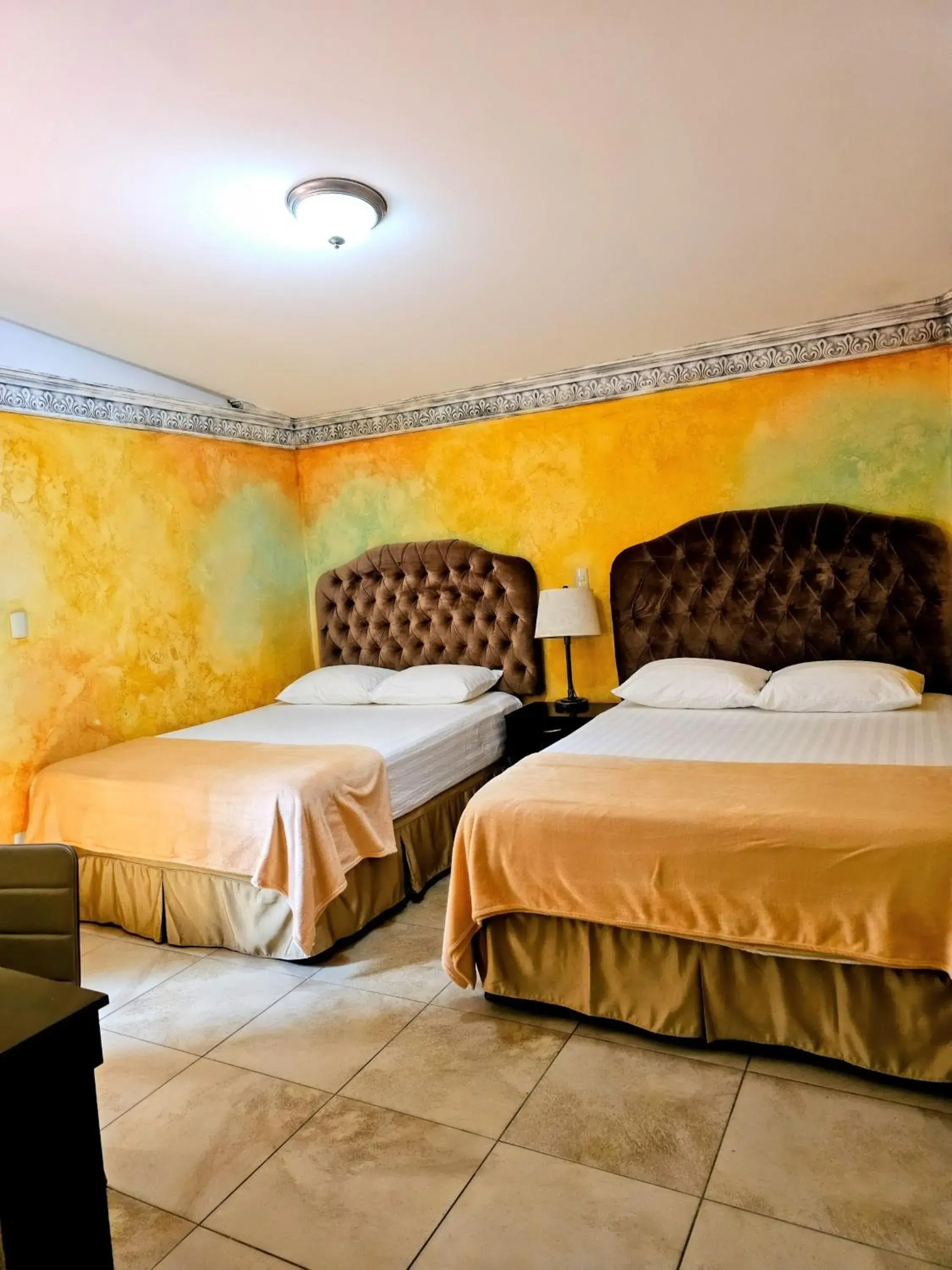 Triple Room in Antigua Inn Hotel Triple Room in Antigua Inn Hotel