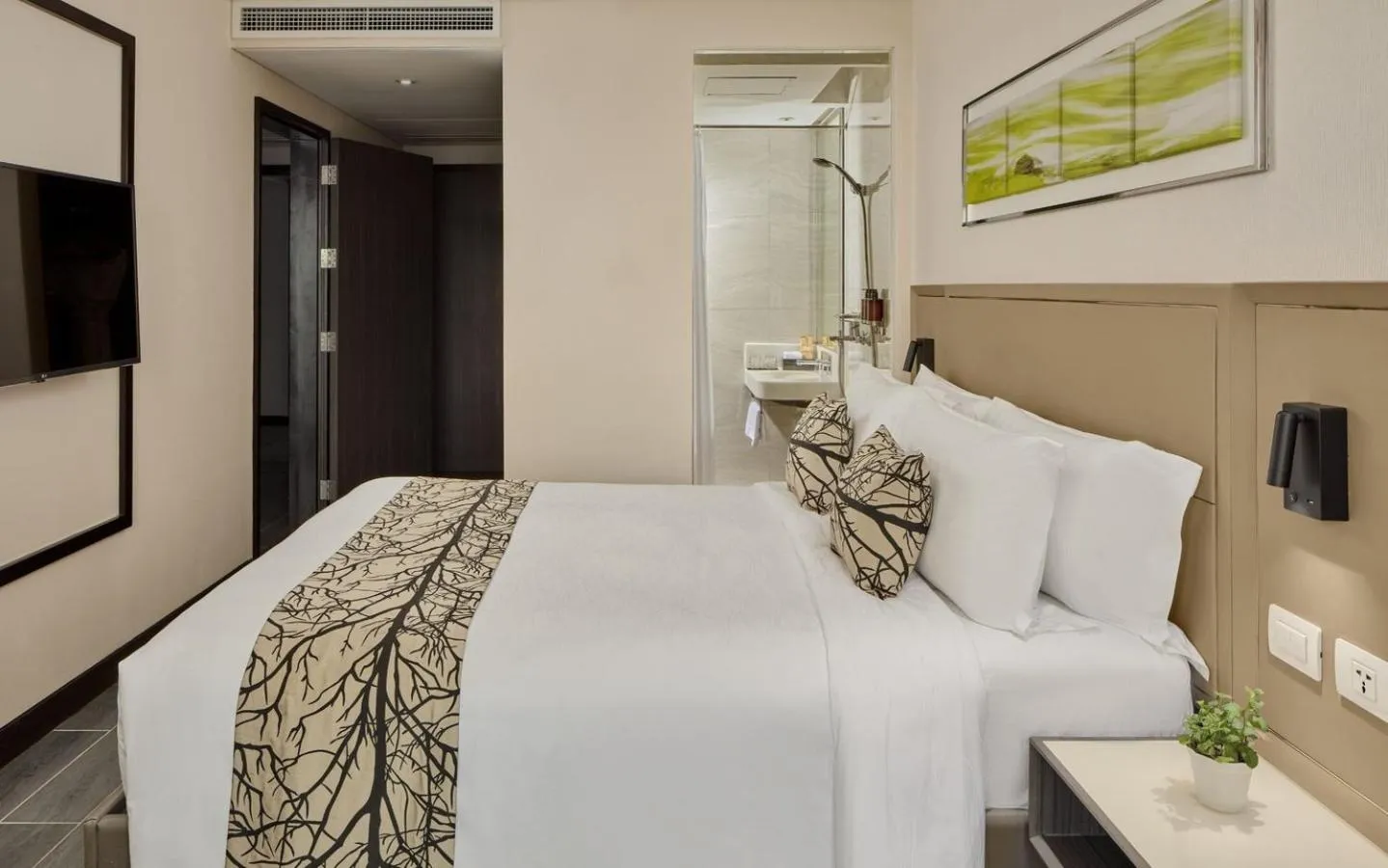 Bed in Belmont Hotel Manila near NAIA Terminal 3 MNL