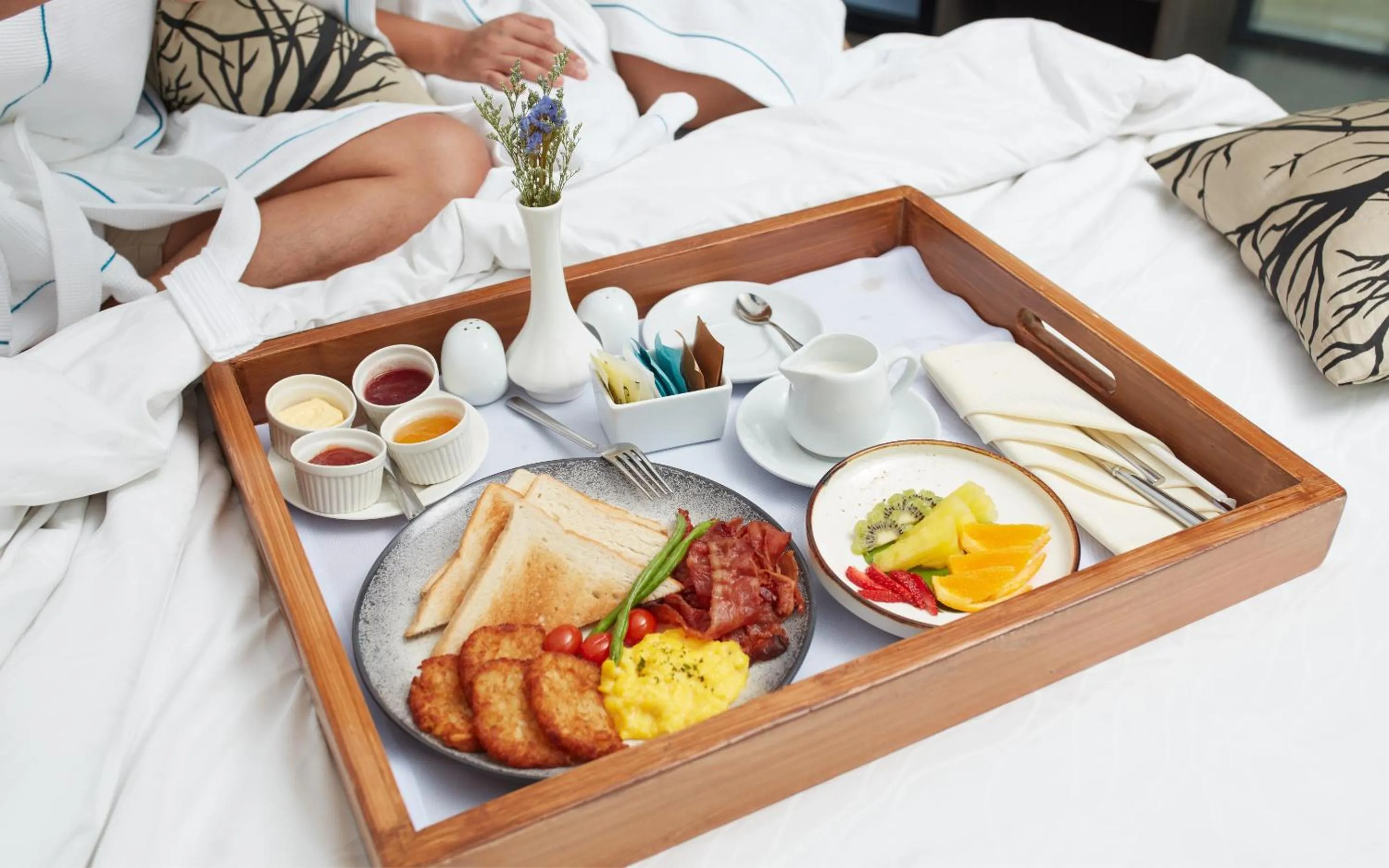 Bed in Belmont Hotel Manila near NAIA Terminal 3 MNL