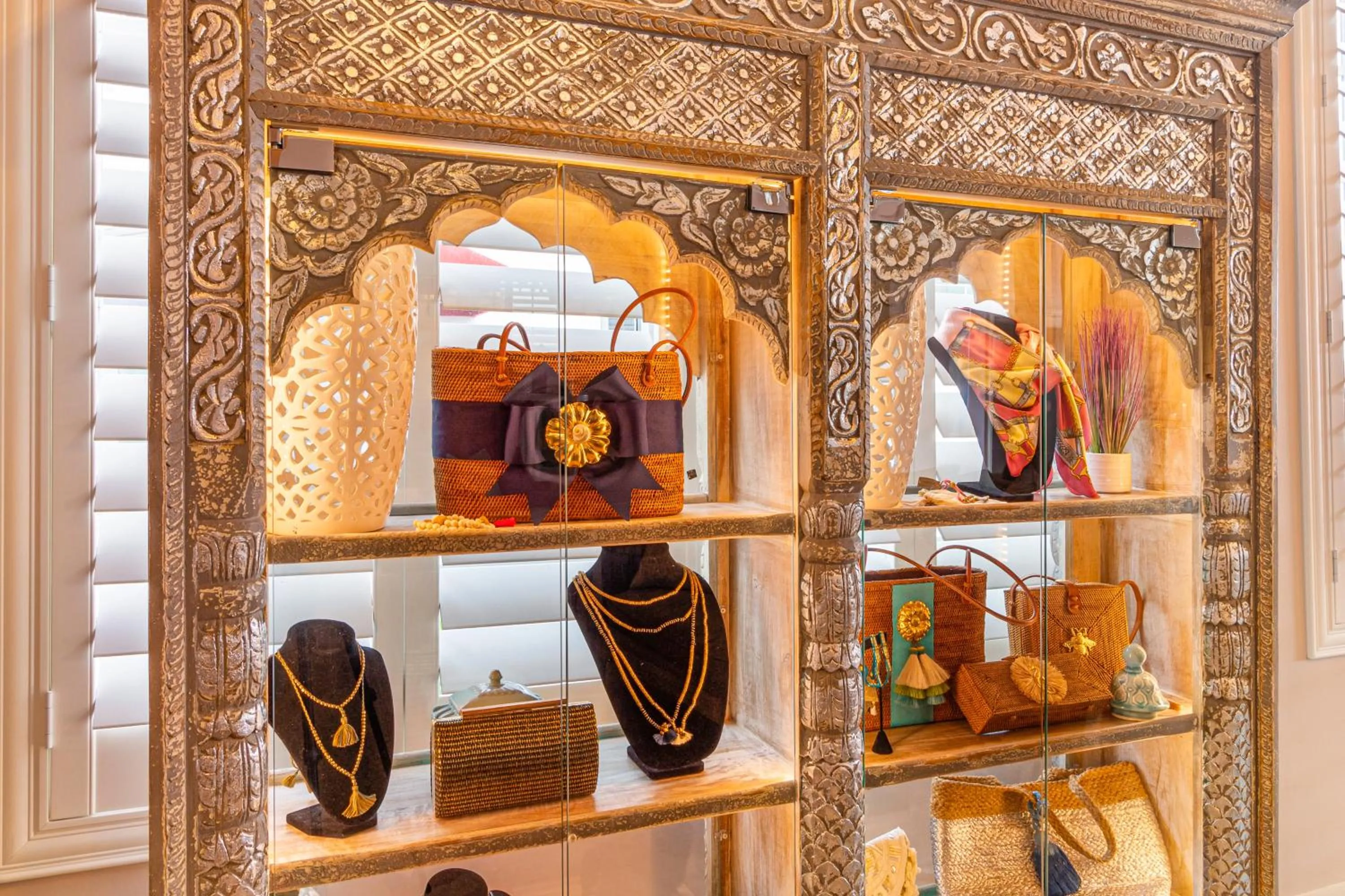 On-site shops in Henrosa Hotel