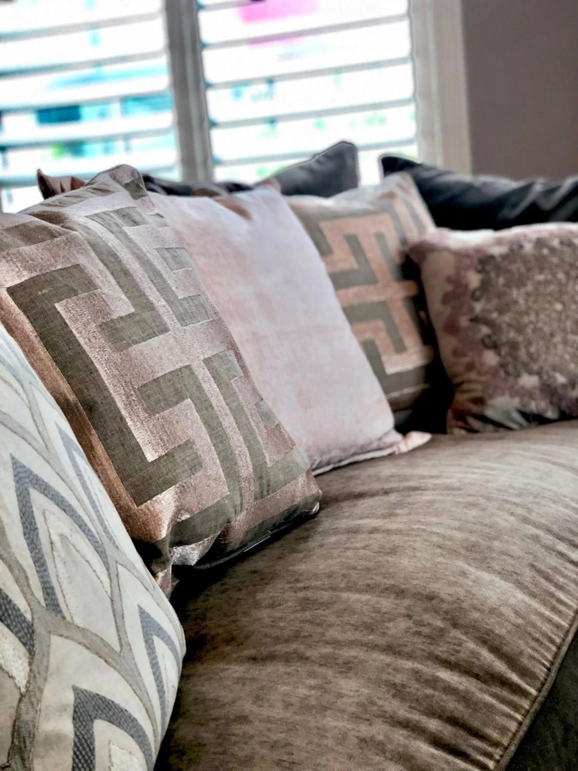 Decorative detail in Henrosa Hotel