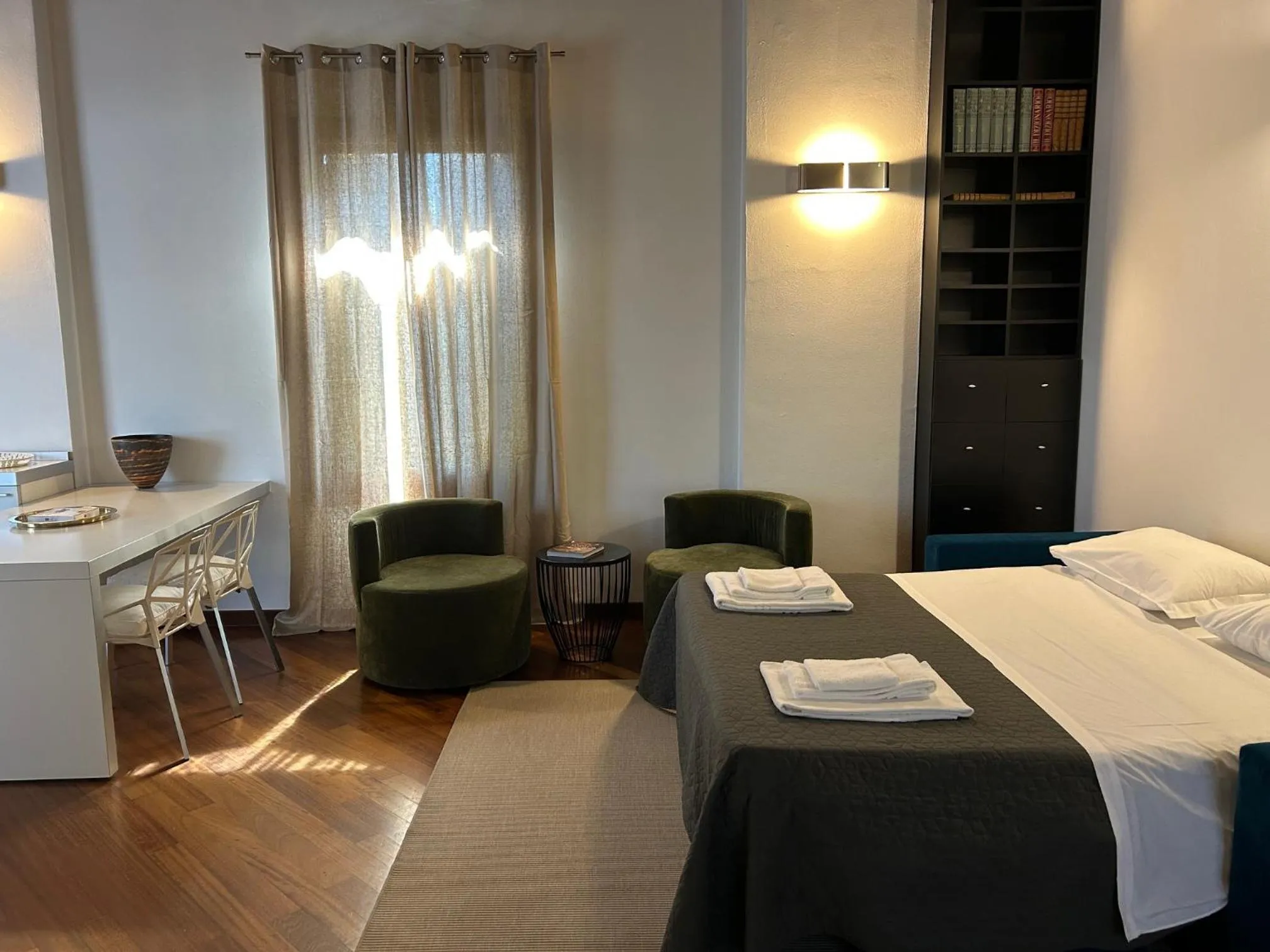 Living room, Bed in Villa Moro Lin Design Apartments