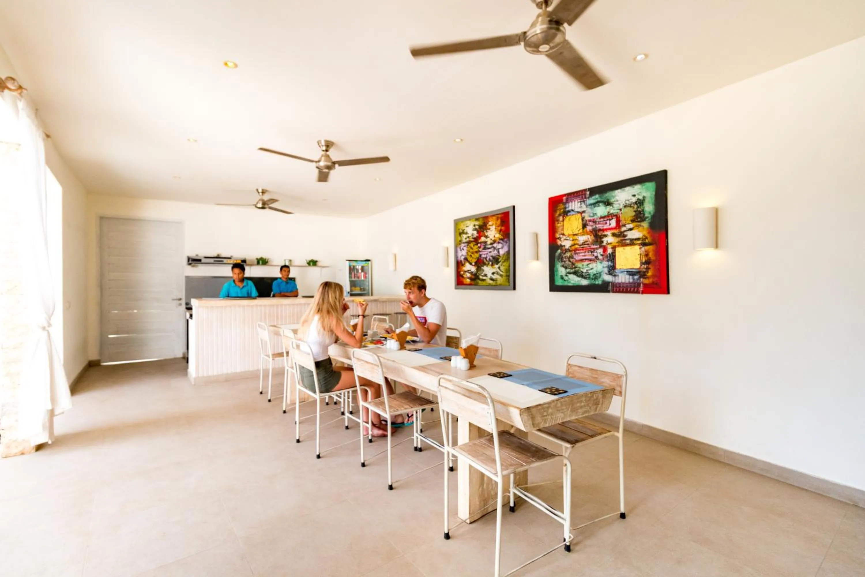 Restaurant/places to eat in Tamoa Boutique Hotel