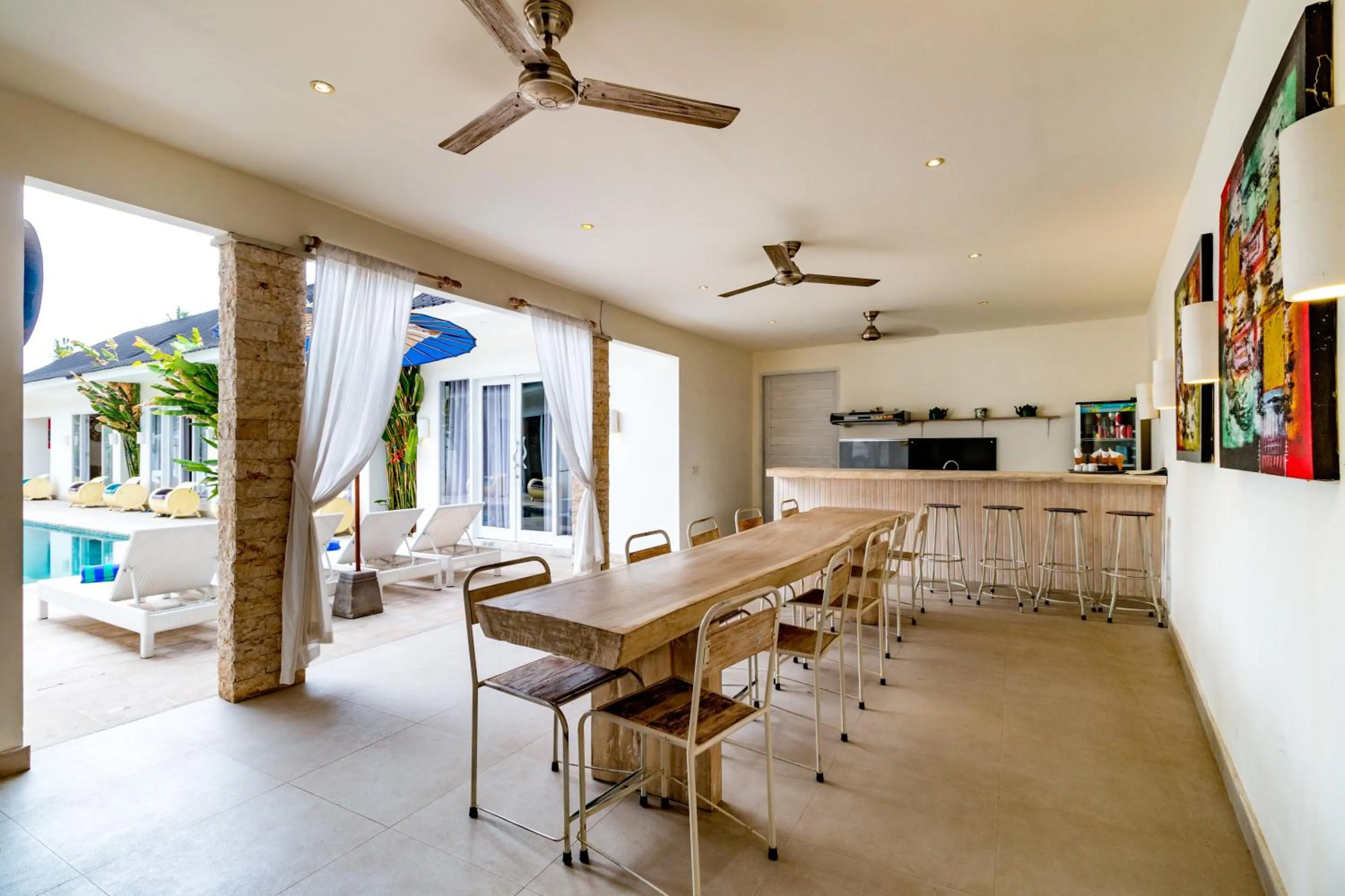 Restaurant/places to eat in Tamoa Boutique Hotel