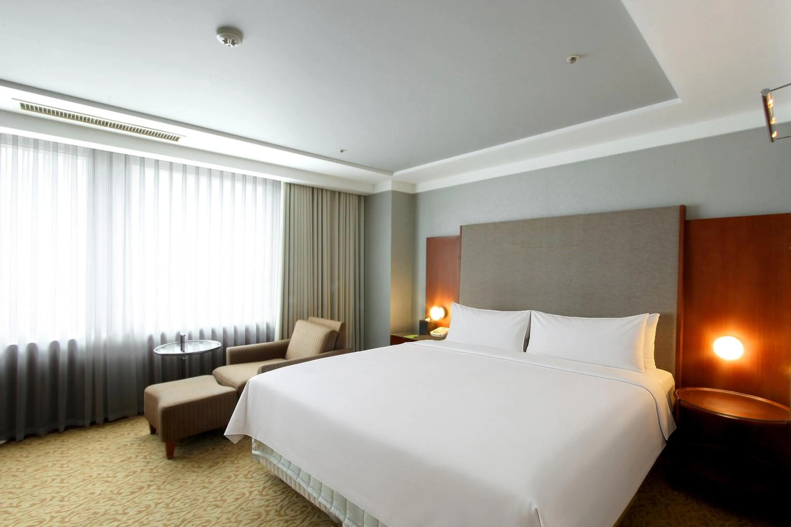 Bed in Daegu Grand Hotel