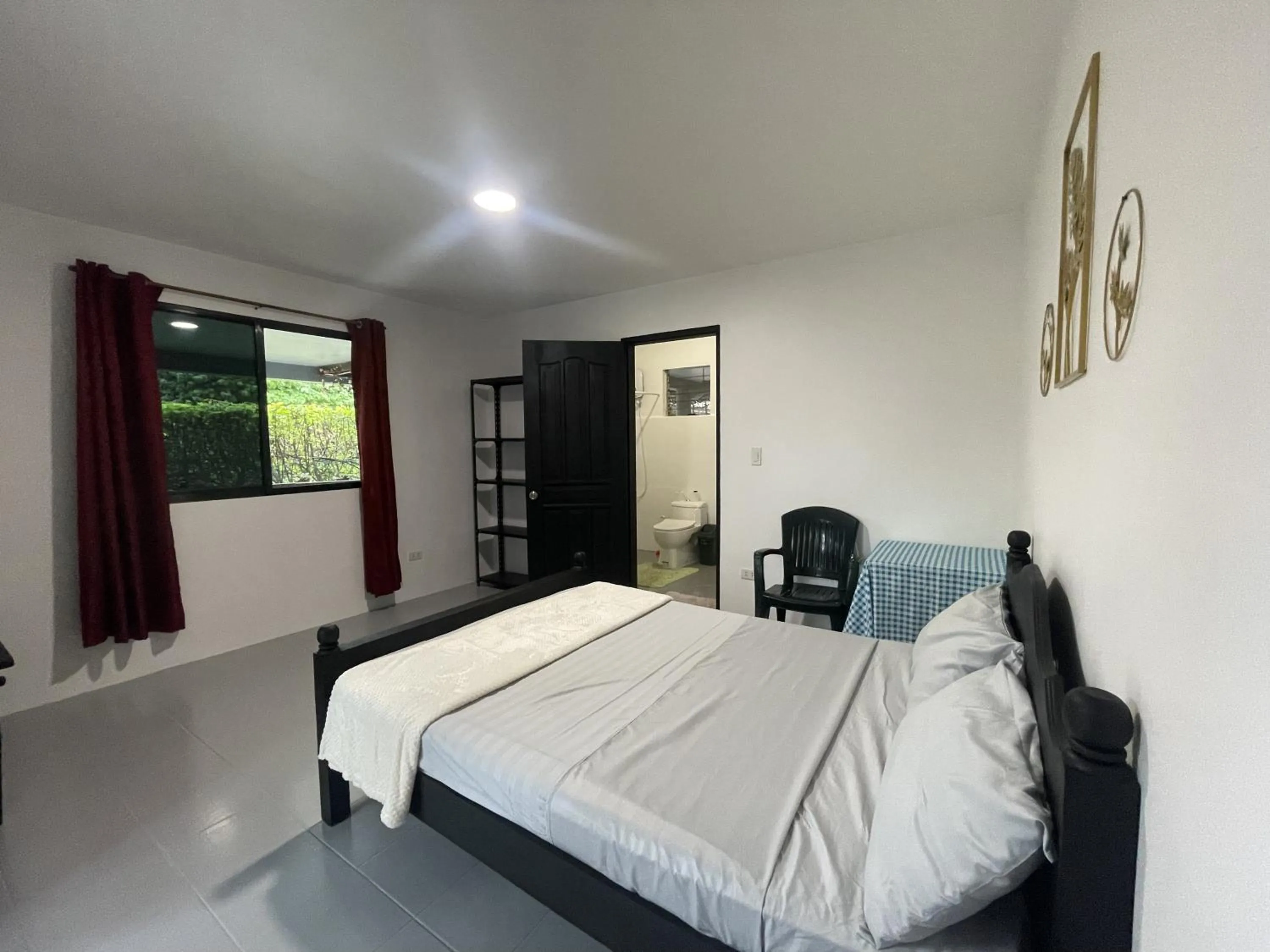 Bed in Hotel Sisters Inn