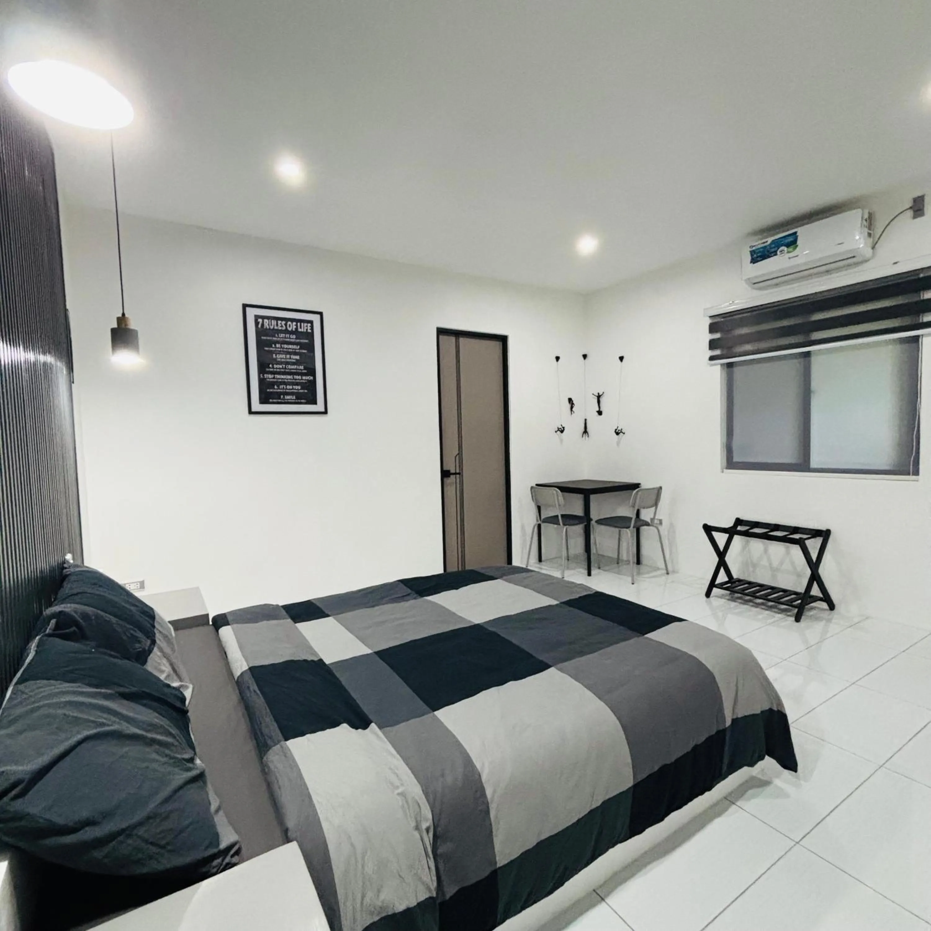 Bed in Hotel Sisters Inn