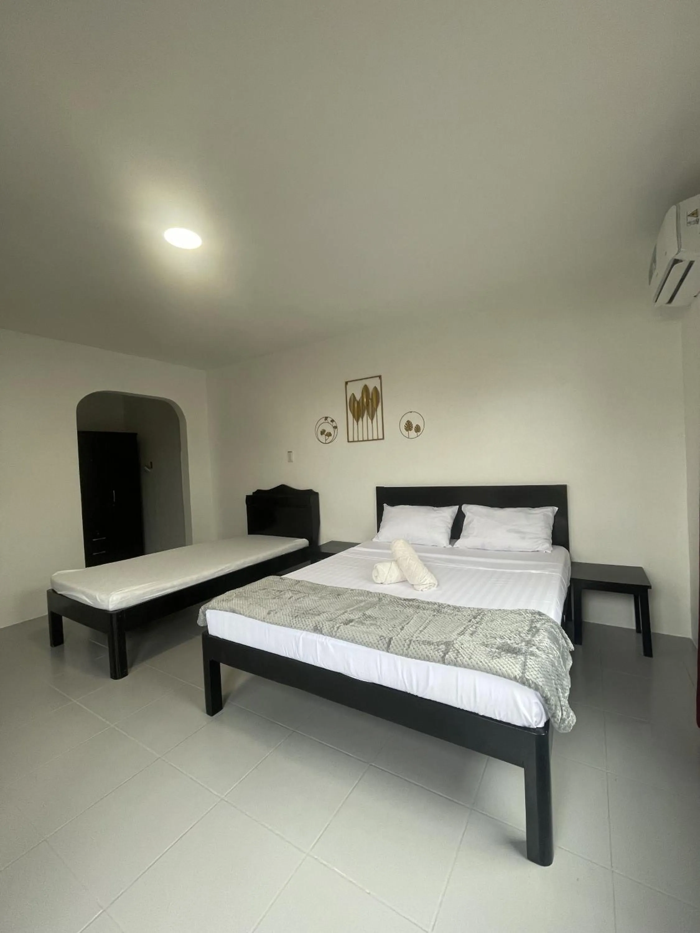 Bed in Hotel Sisters Inn