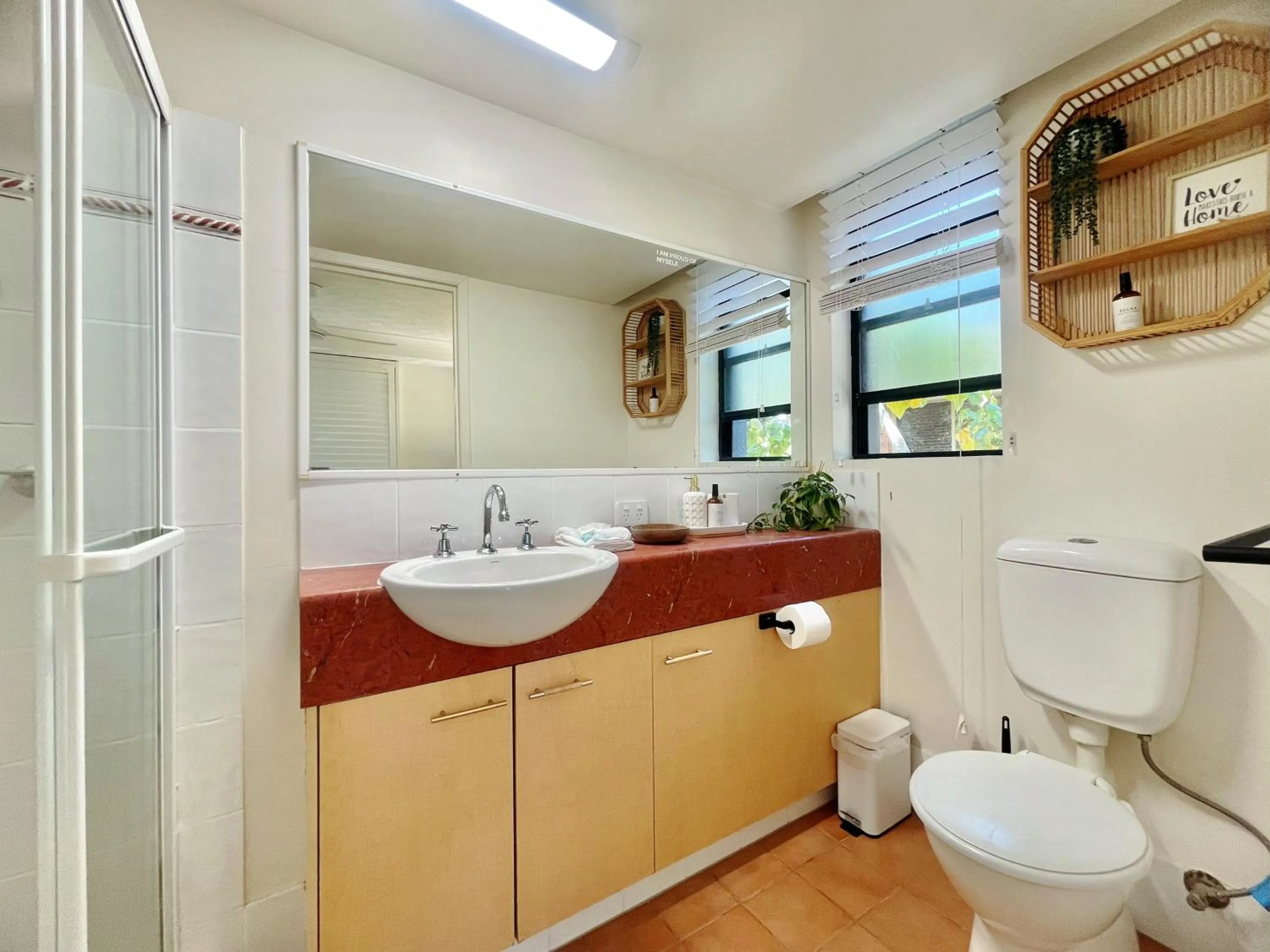 Bathroom in Mermaid Beach Park View