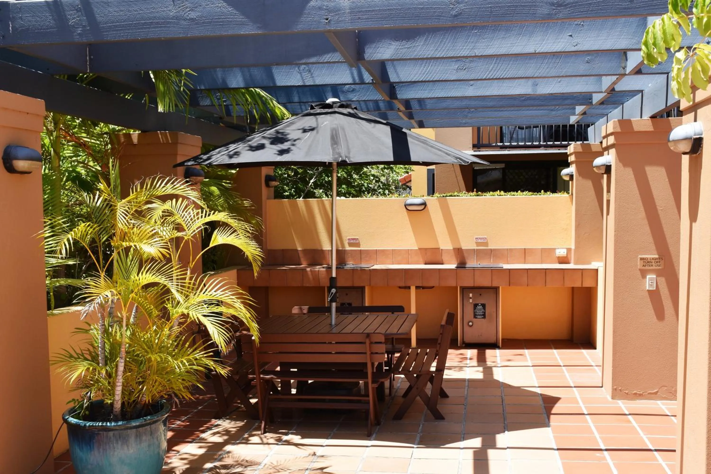 BBQ facilities in Mermaid Beach Park View