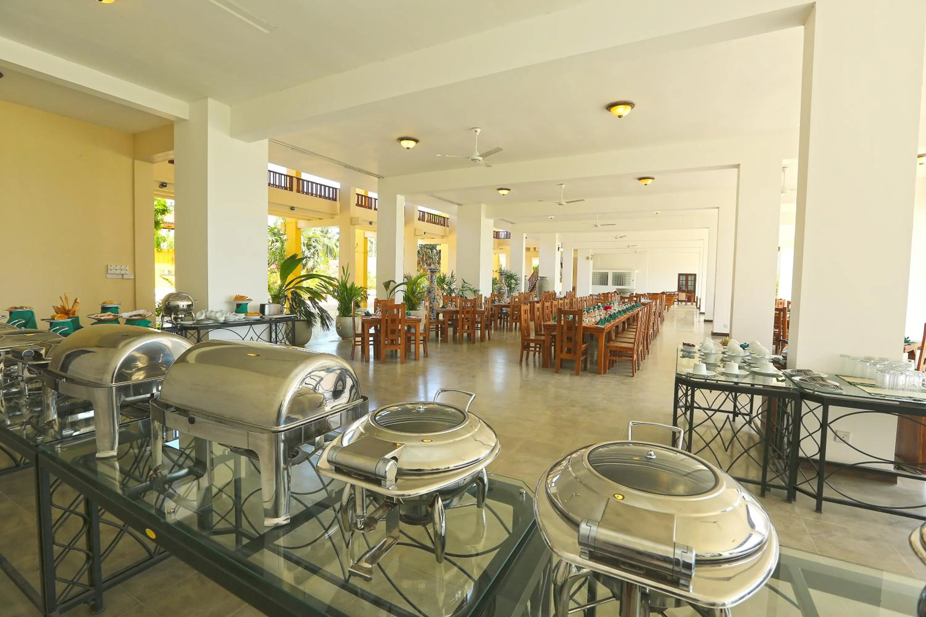 Restaurant/places to eat in Passi Villa