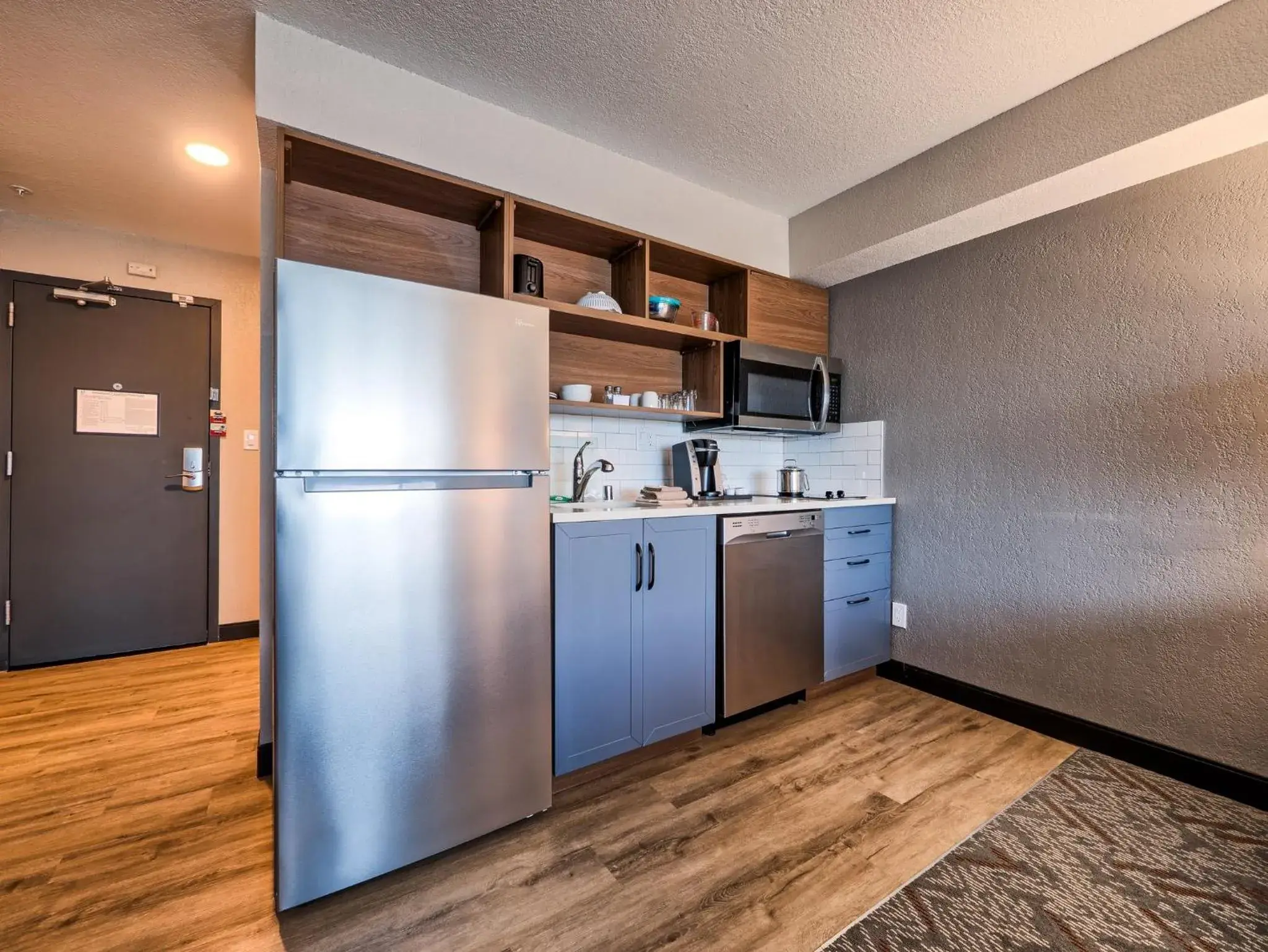 King Studio Suite in Candlewood Suites Tacoma Mall by IHG King Studio Suite in Candlewood Suites Tacoma Mall by IHG