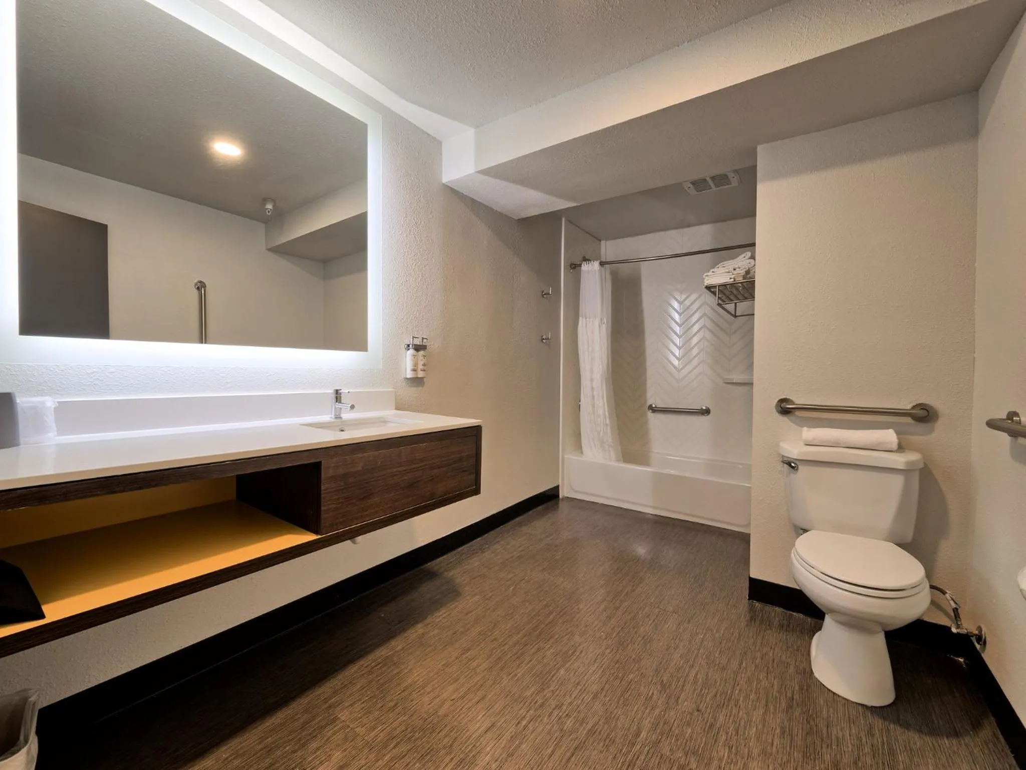 Photo of the whole room in Candlewood Suites Tacoma Mall by IHG