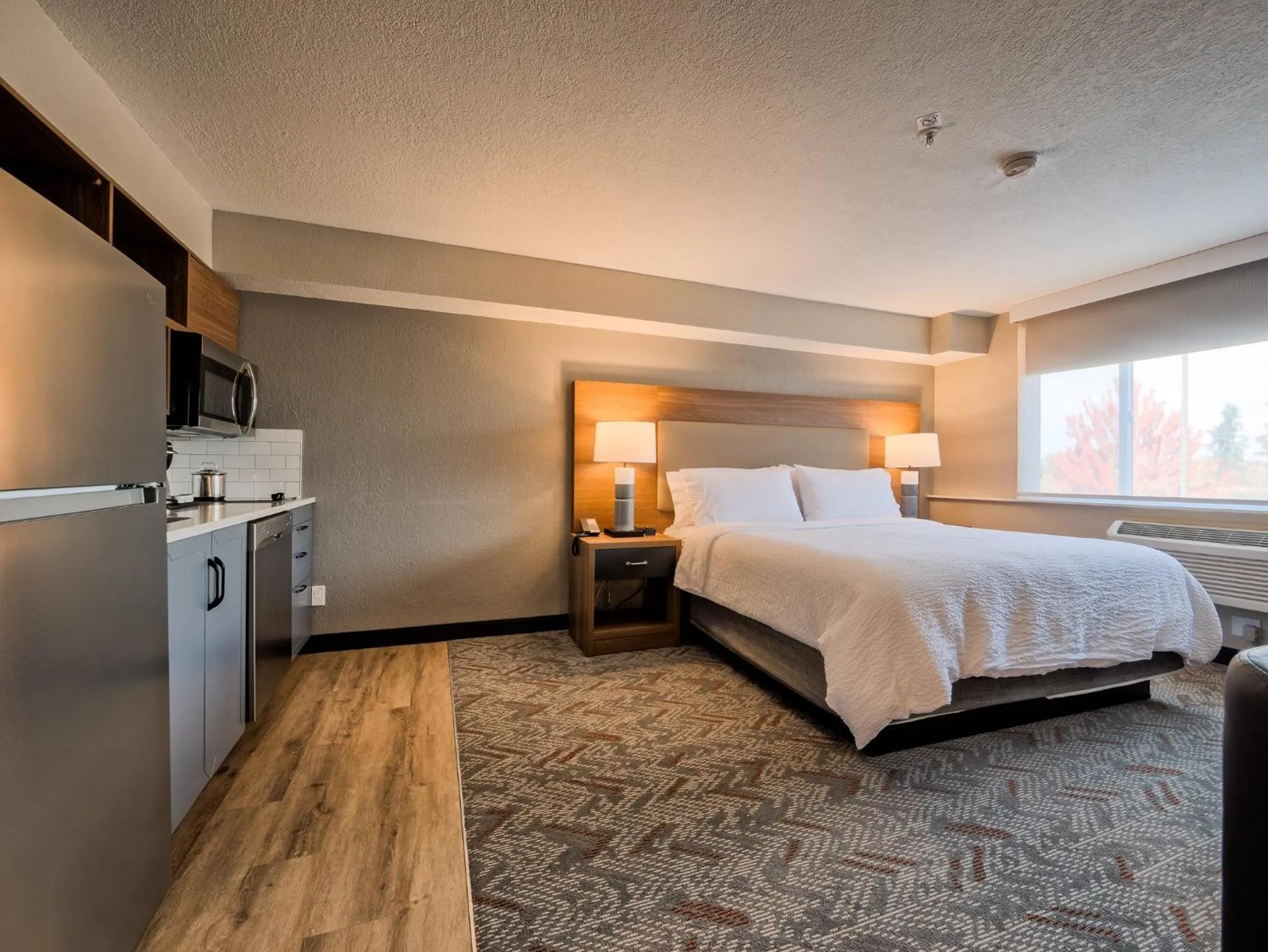 Photo of the whole room, Bed in Candlewood Suites Tacoma Mall by IHG