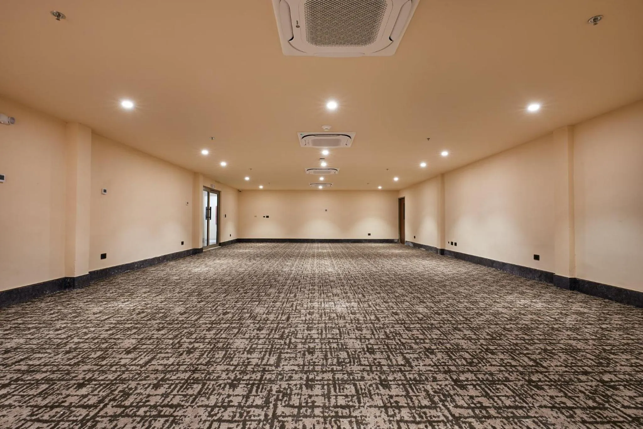 Meeting/conference room in Hotel Indigo Playa del Carmen by IHG