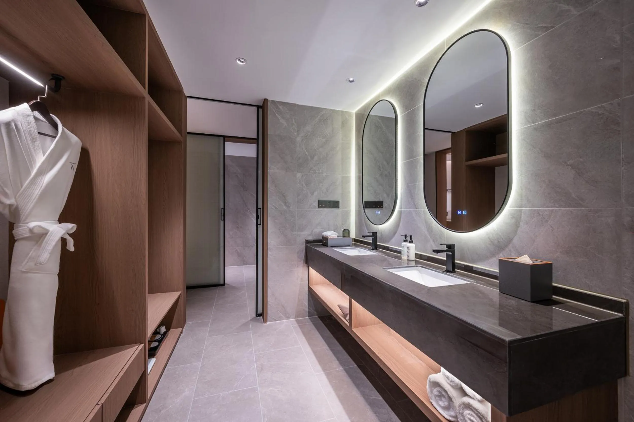 Toilet in Novotel Hangzhou Xintiandi