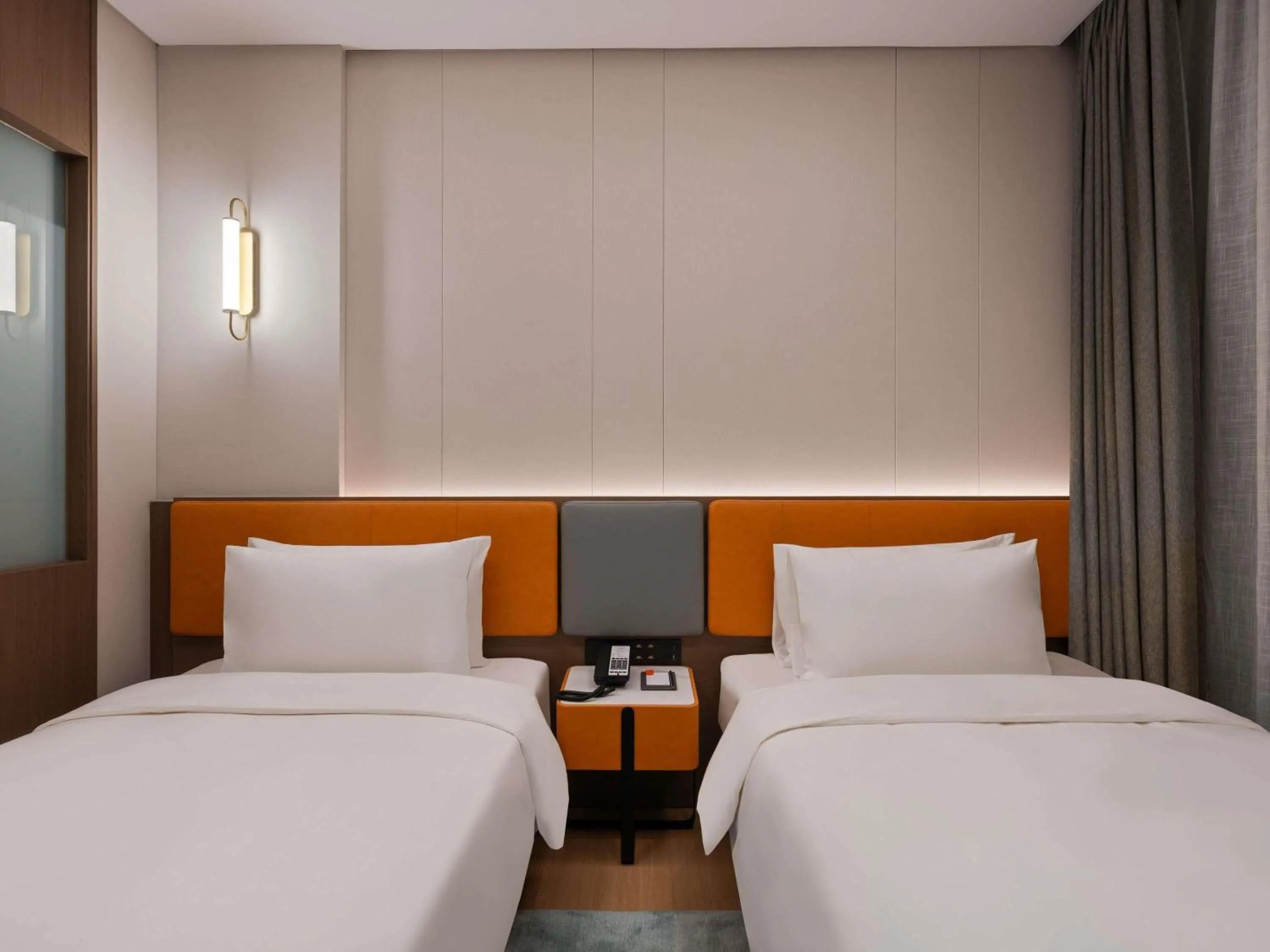 Bedroom, Bed in Novotel Hangzhou Xintiandi