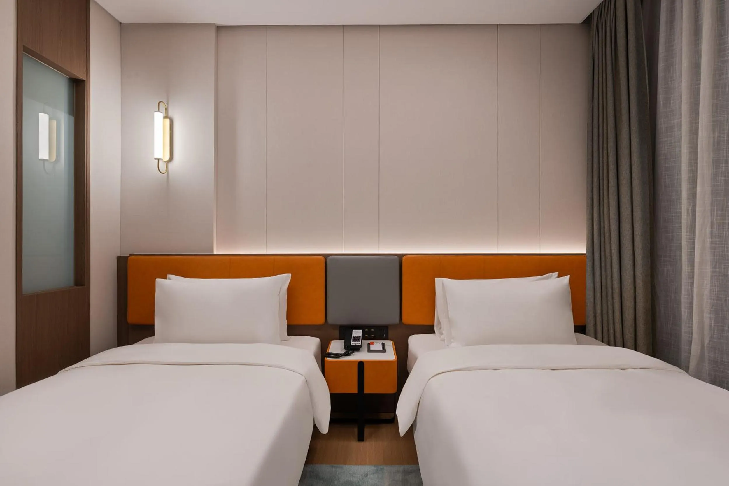 Bed in Novotel Hangzhou Xintiandi