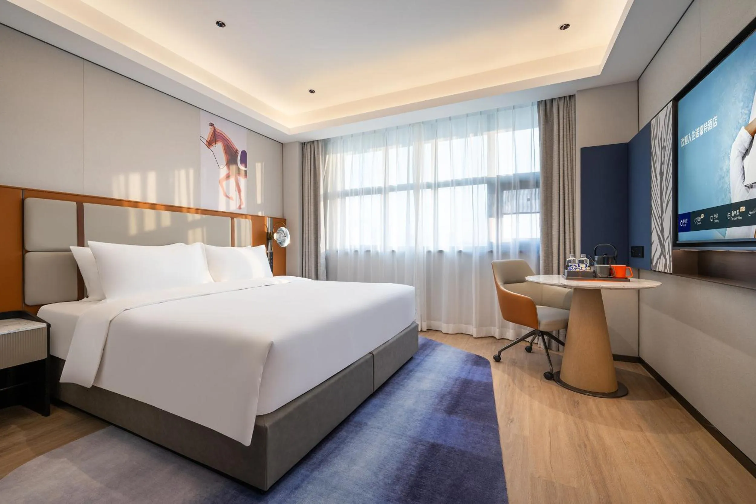 Photo of the whole room, Bed in Novotel Shanghai Hongqiao International Airport