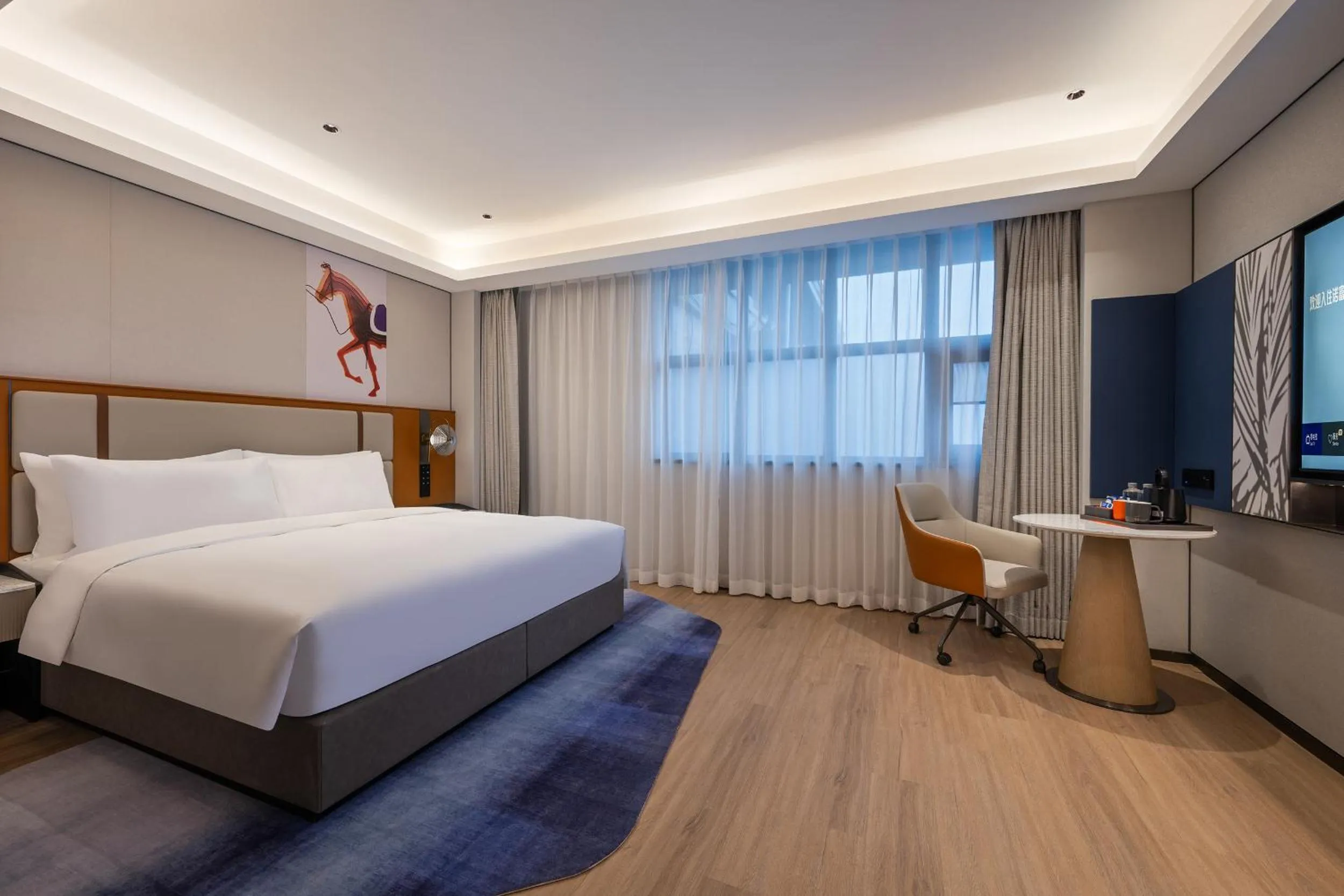 Photo of the whole room, Bed in Novotel Shanghai Hongqiao International Airport