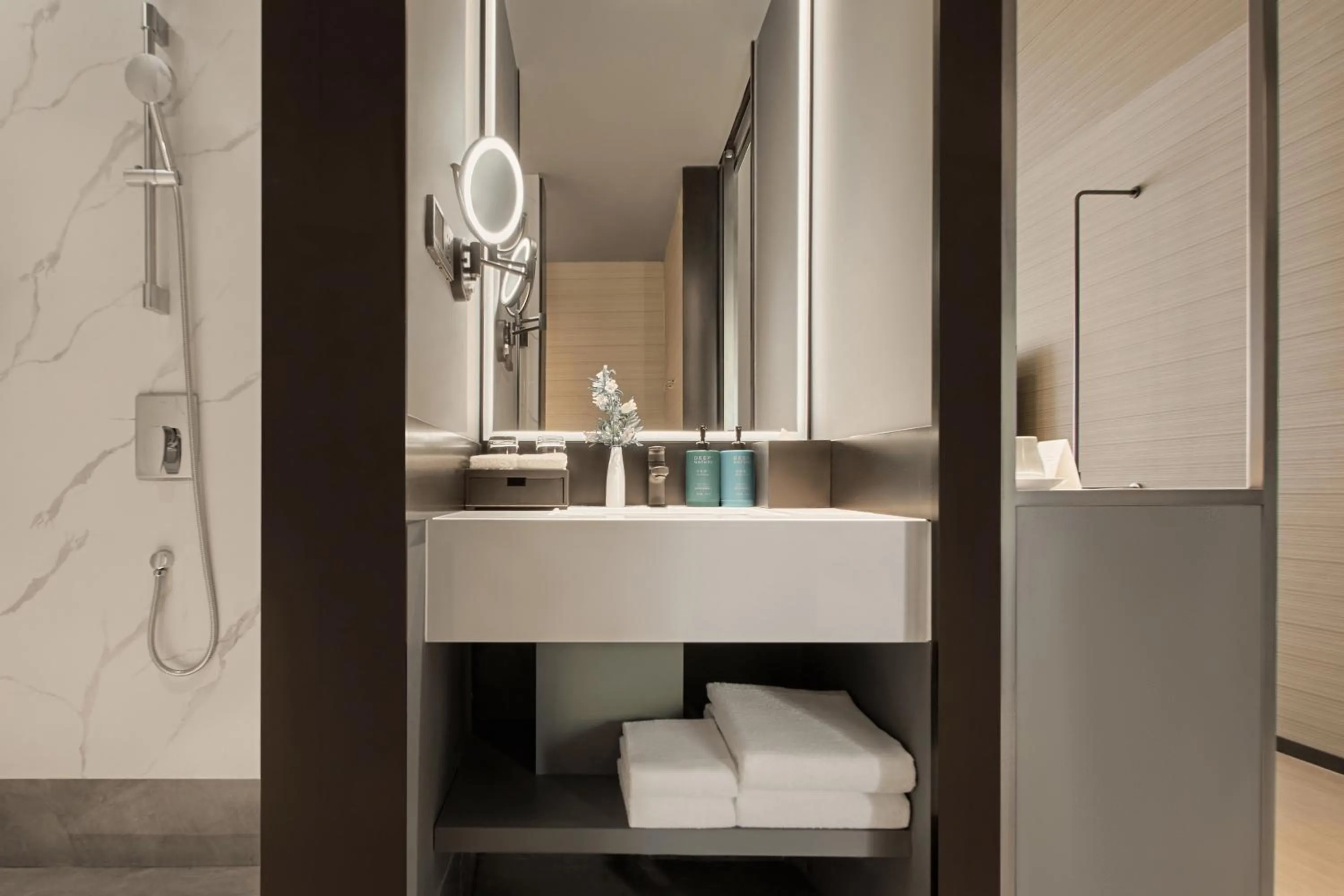 Toilet in Novotel Yinchuan Lanxigu