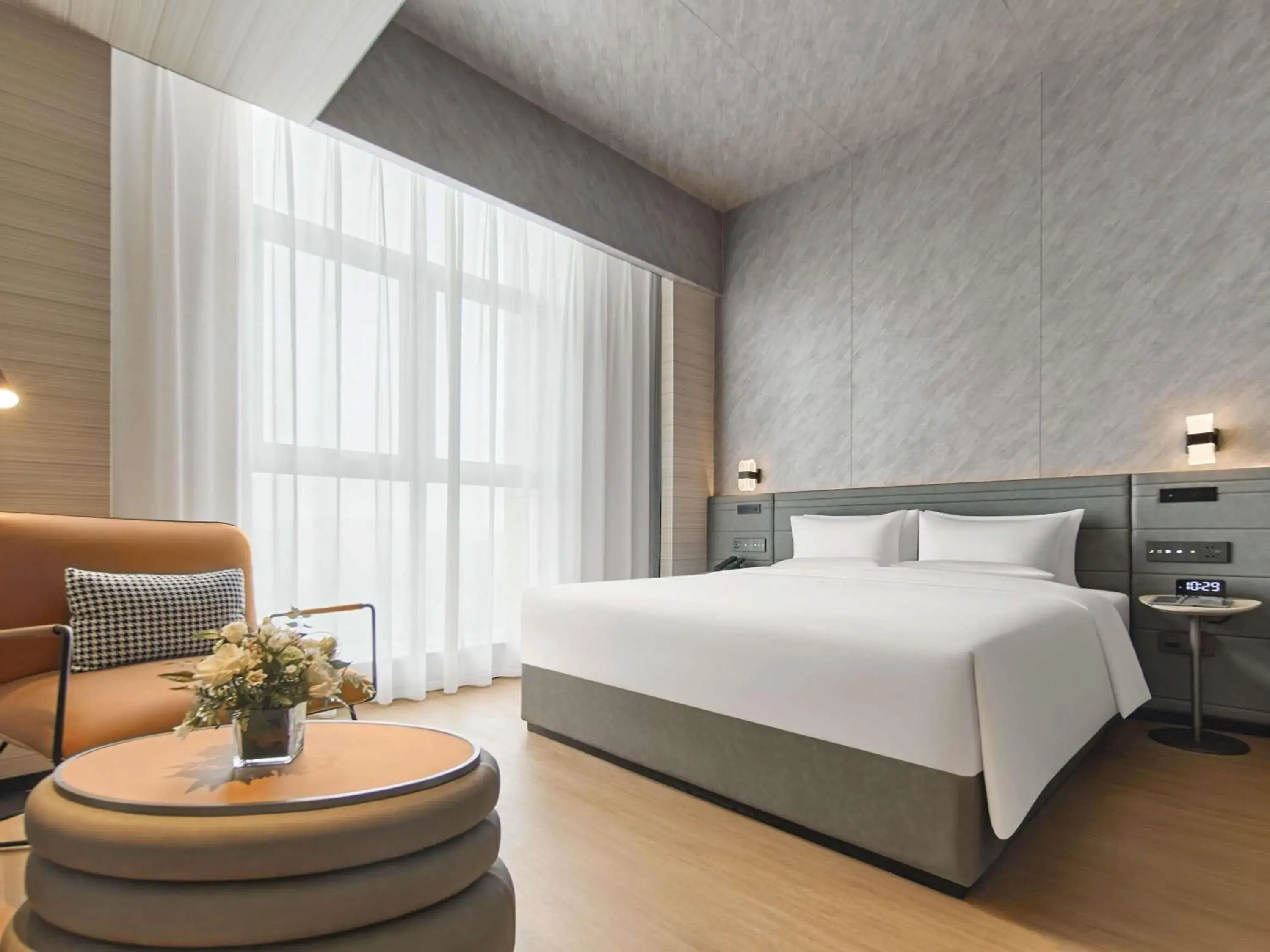 Standard Room One Queen Bed in Novotel Yinchuan Lanxigu Standard Room One Queen Bed in Novotel Yinchuan Lanxigu