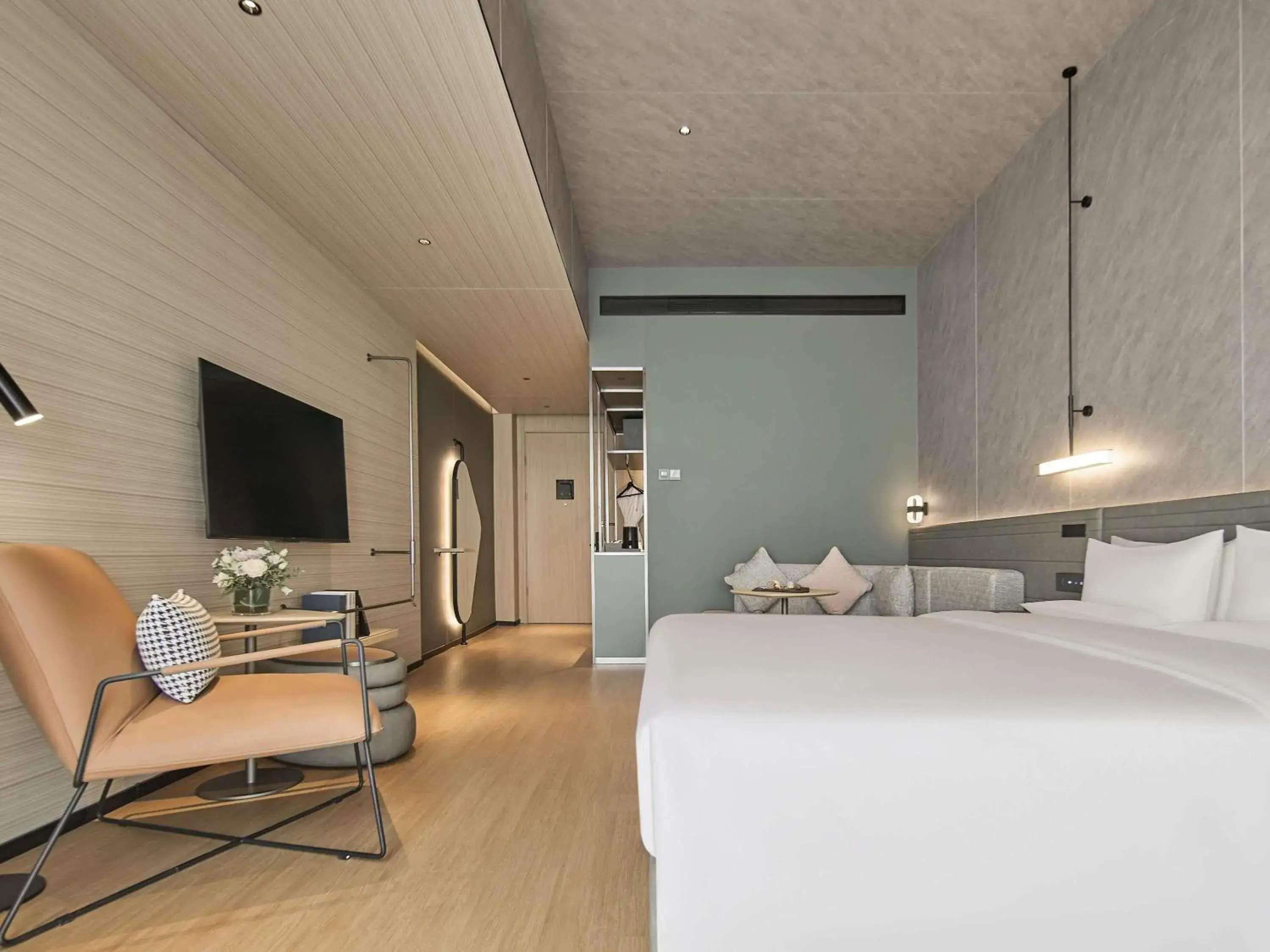 Executive Room One King Bed and A Sofa in Novotel Yinchuan Lanxigu Executive Room One King Bed and A Sofa in Novotel Yinchuan Lanxigu