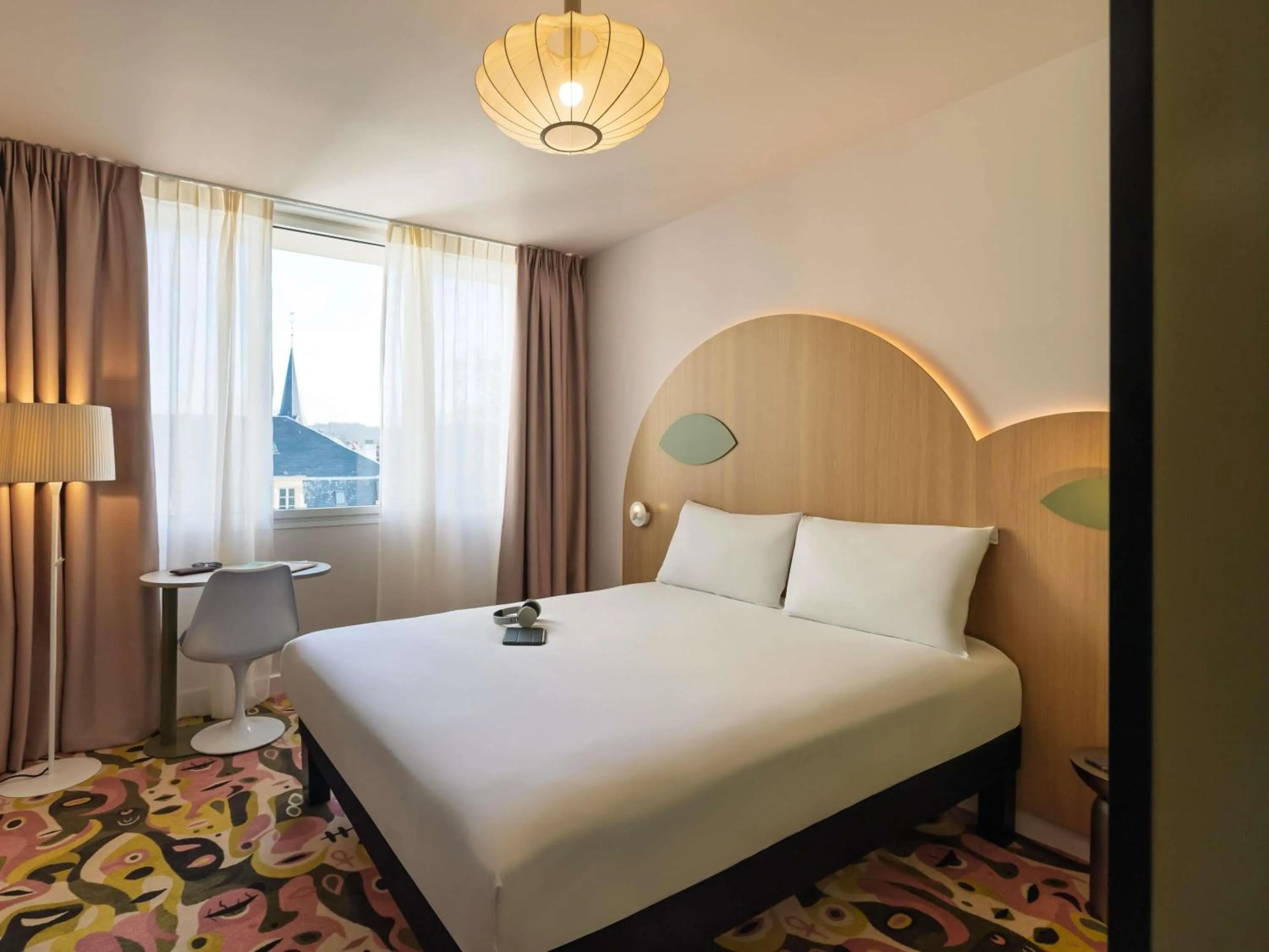 Bedroom, Bed in ibis Styles Metz Centre