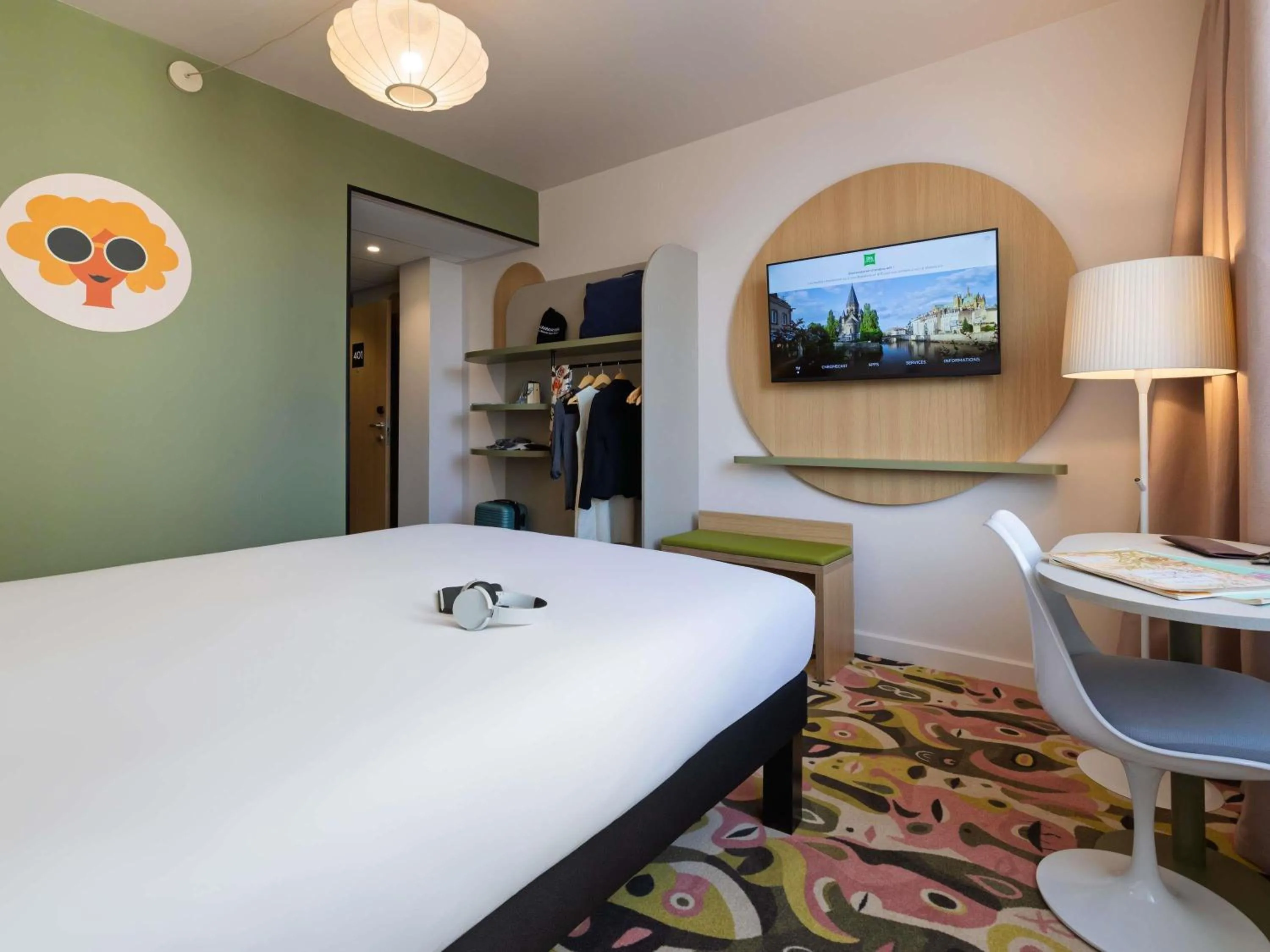 Bedroom, Bed in ibis Styles Metz Centre