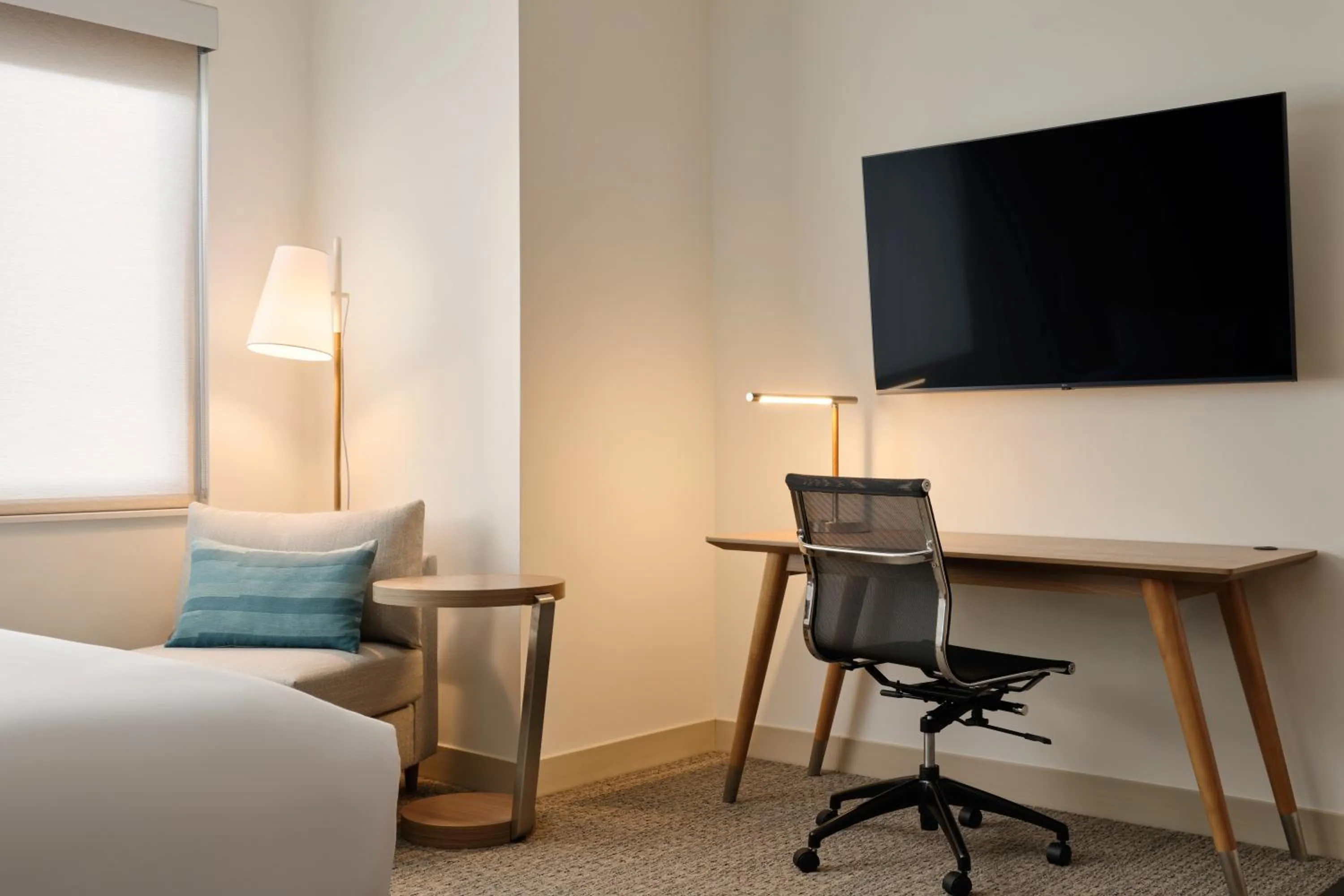 Bed in Element Pooler Savannah Airport