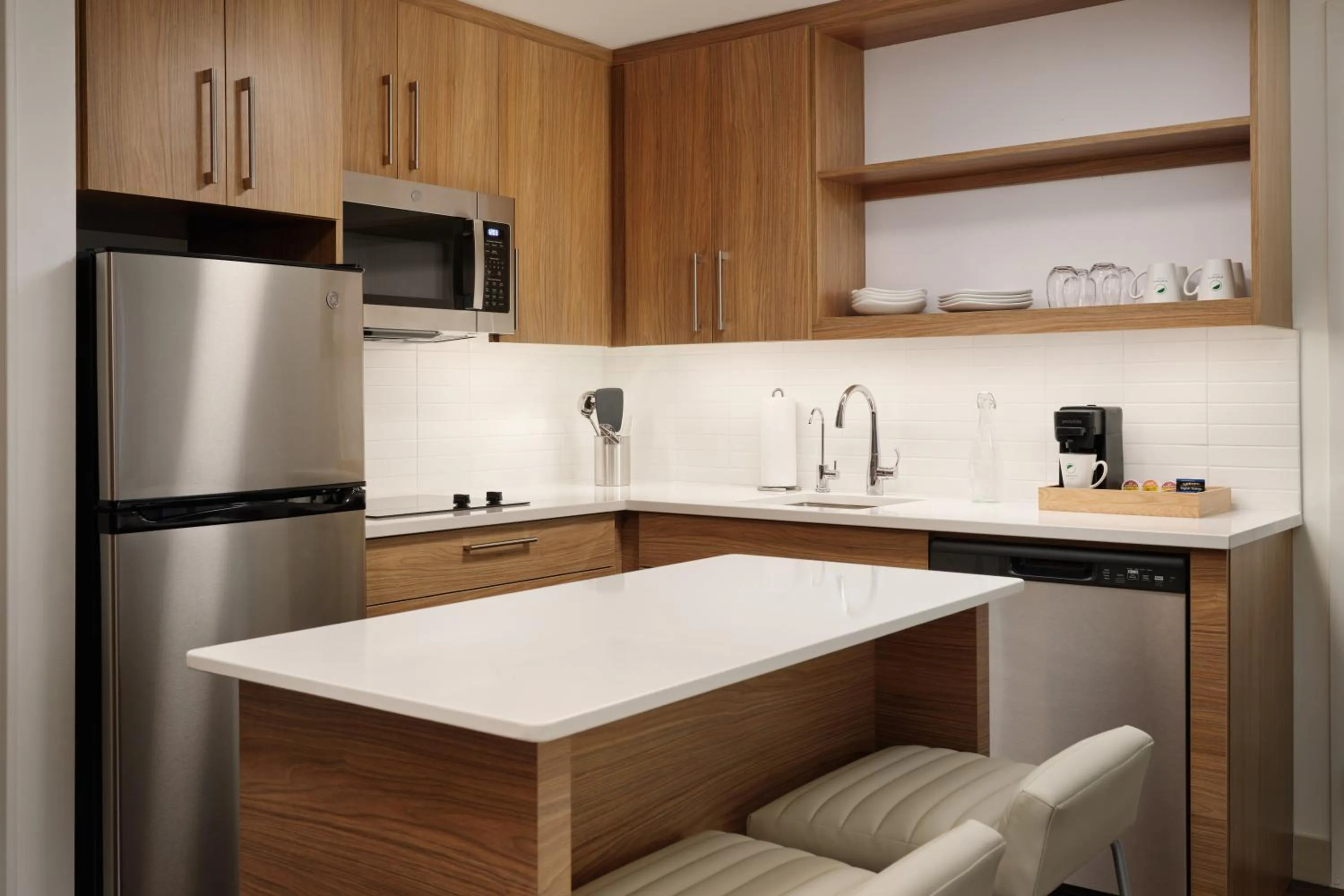 Element Pooler Savannah Airport