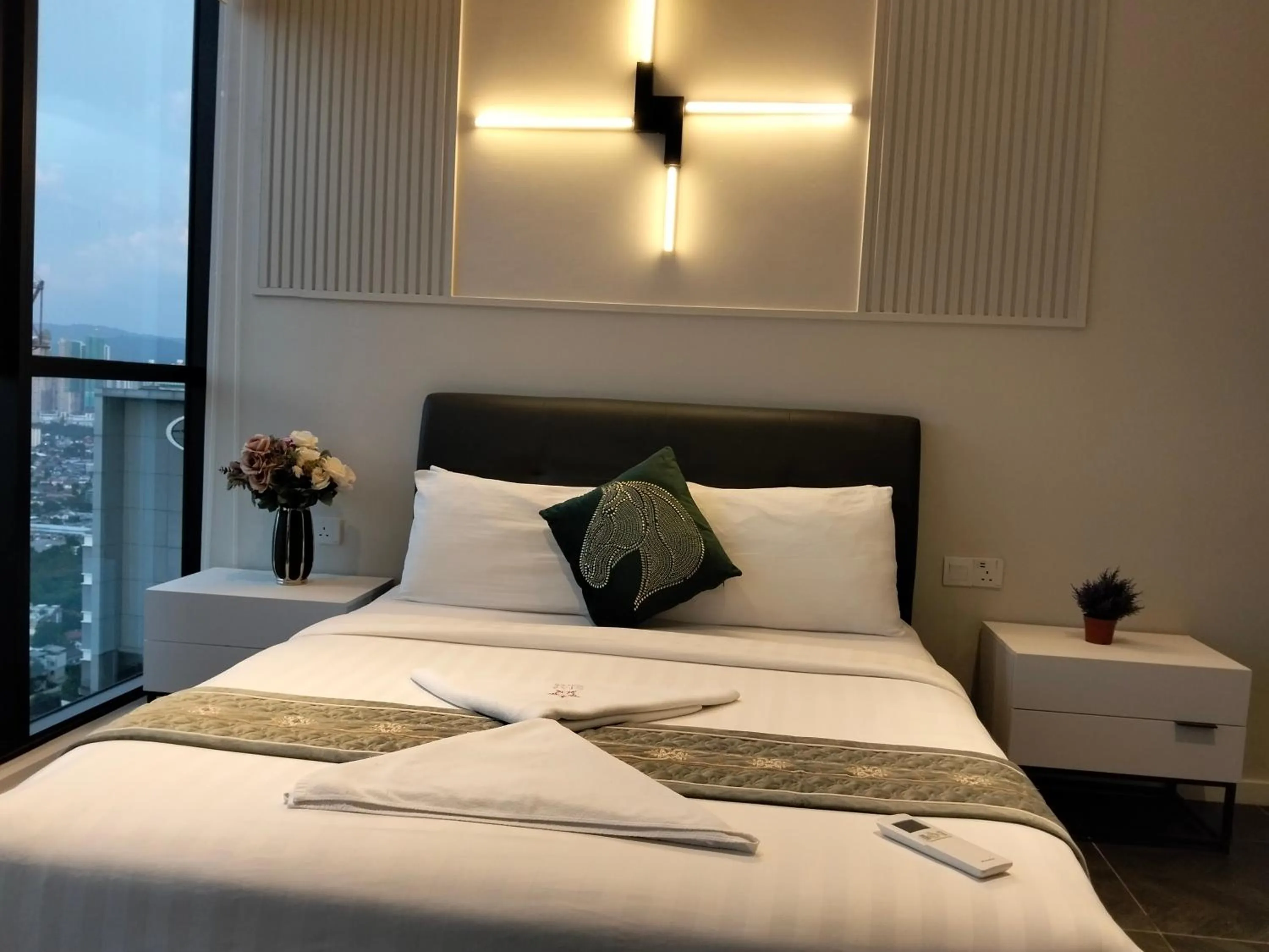 Bed in Scarletz Service Suites KLCC