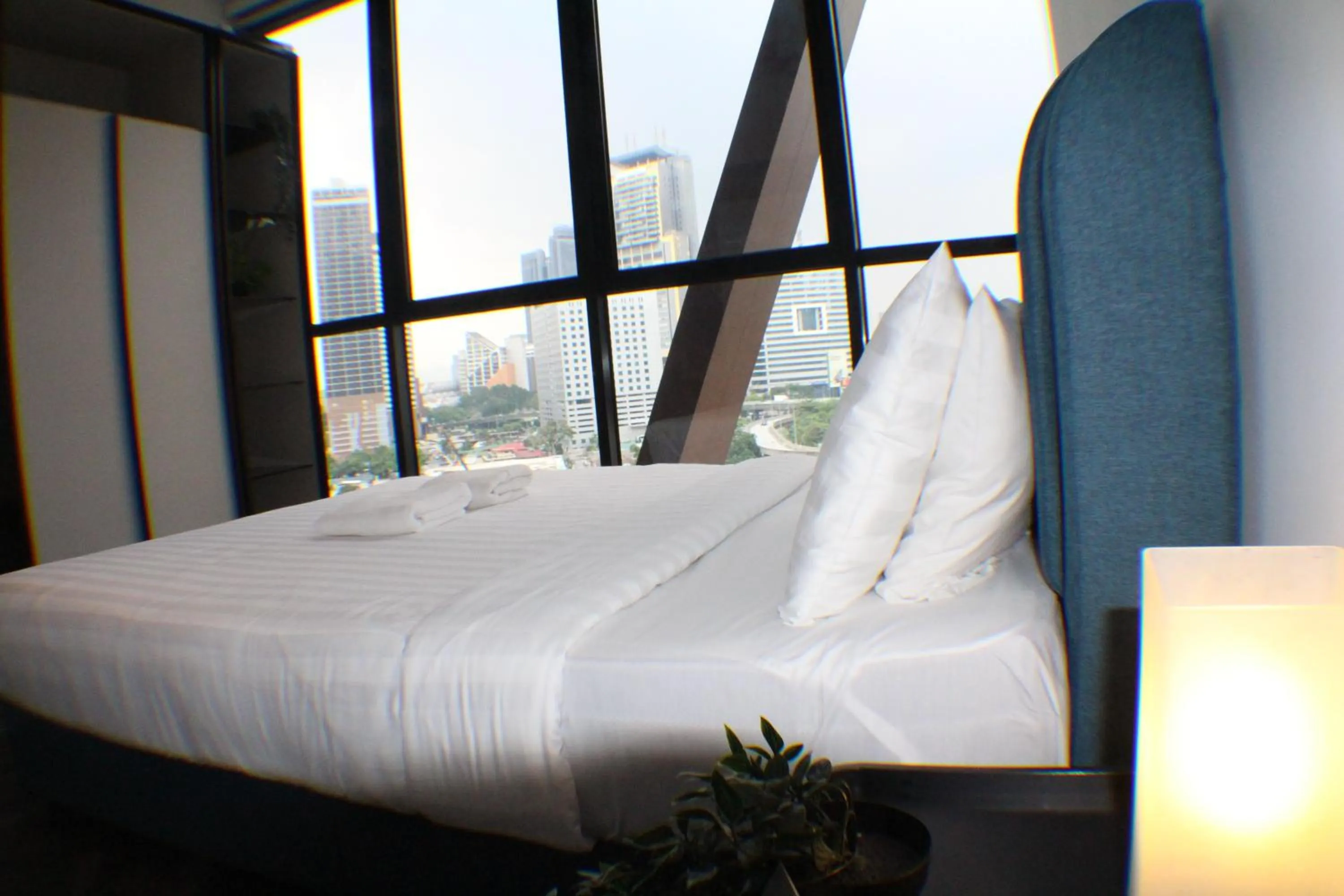 Photo of the whole room, Bed in Scarletz Service Suites KLCC