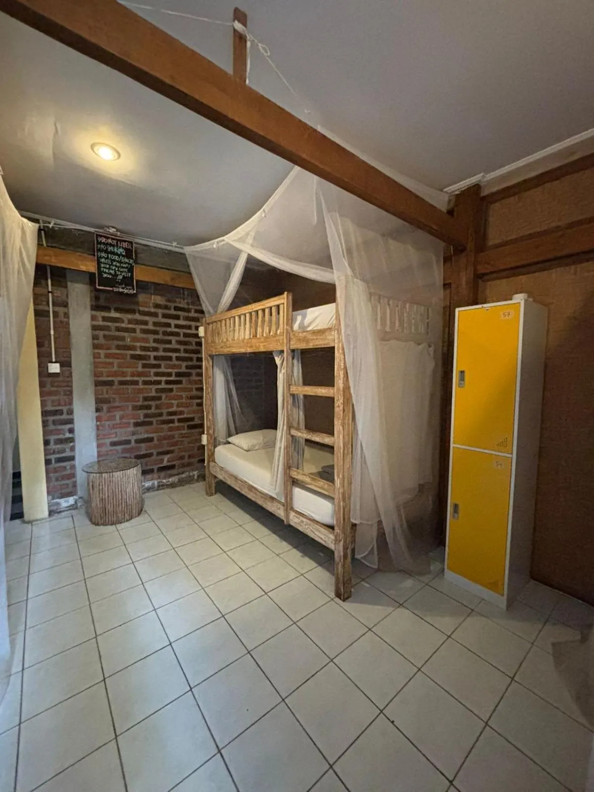 Property building, Bed in Da Housetel Kuta