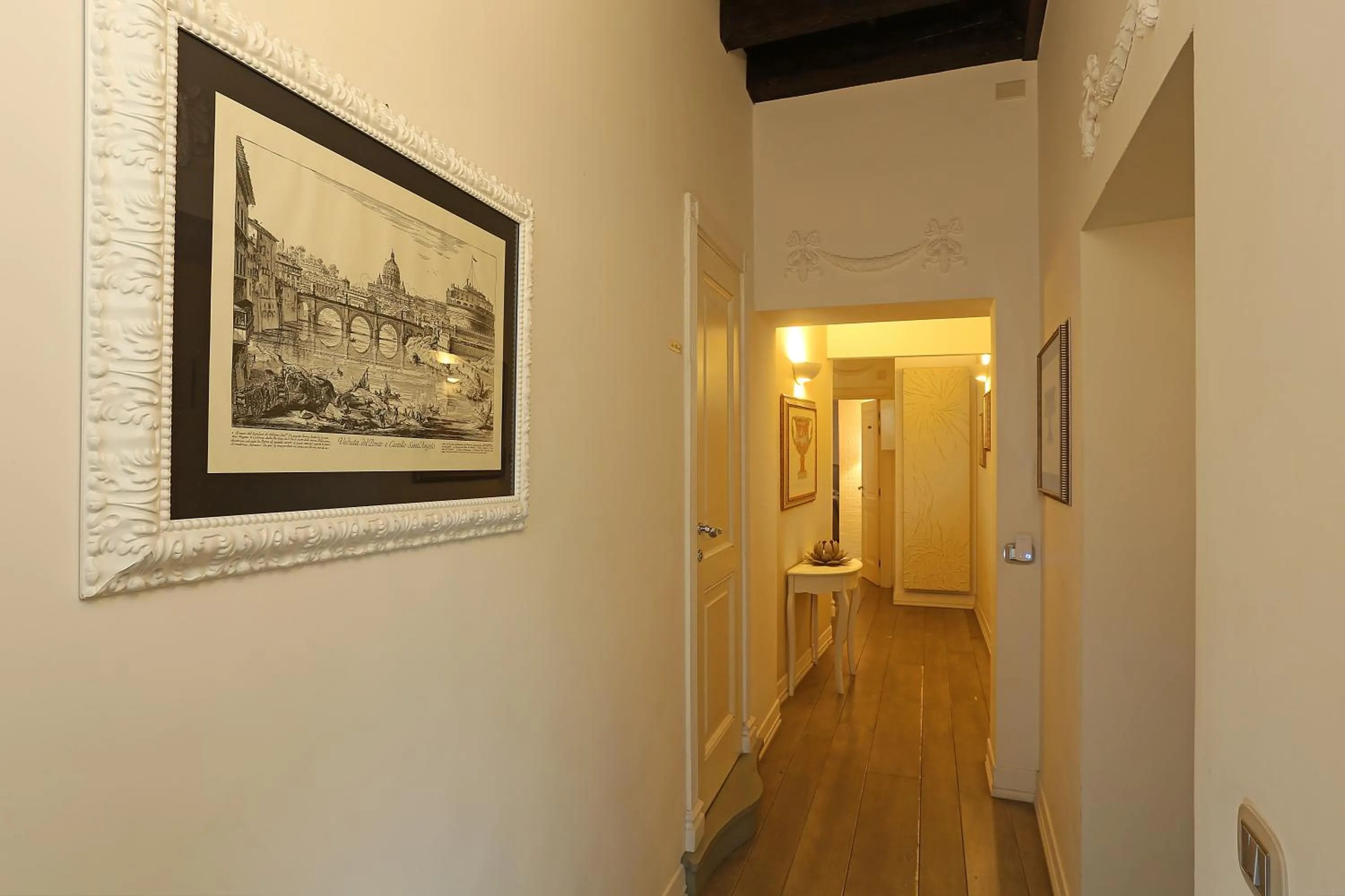 Decorative detail in Piazzetta de' Monti Suites