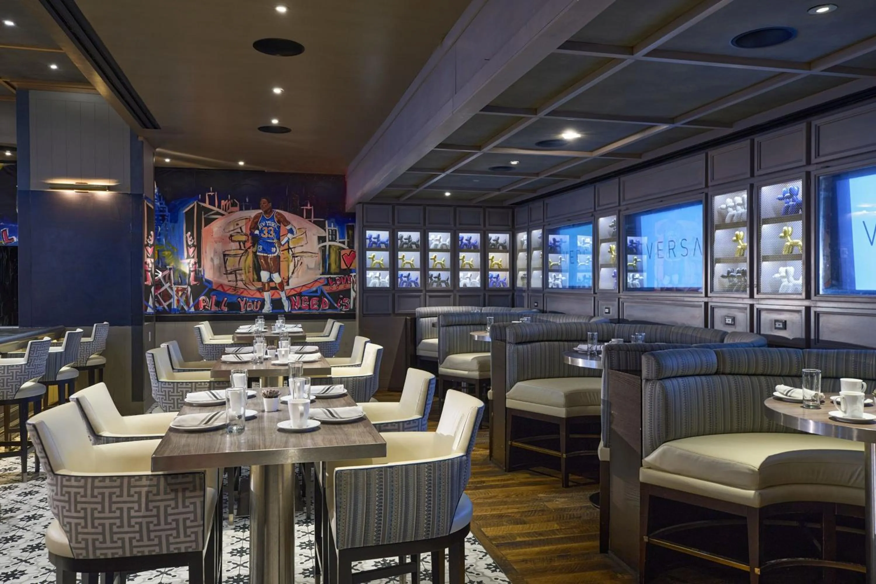 Restaurant/places to eat in Renaissance New York Midtown Hotel