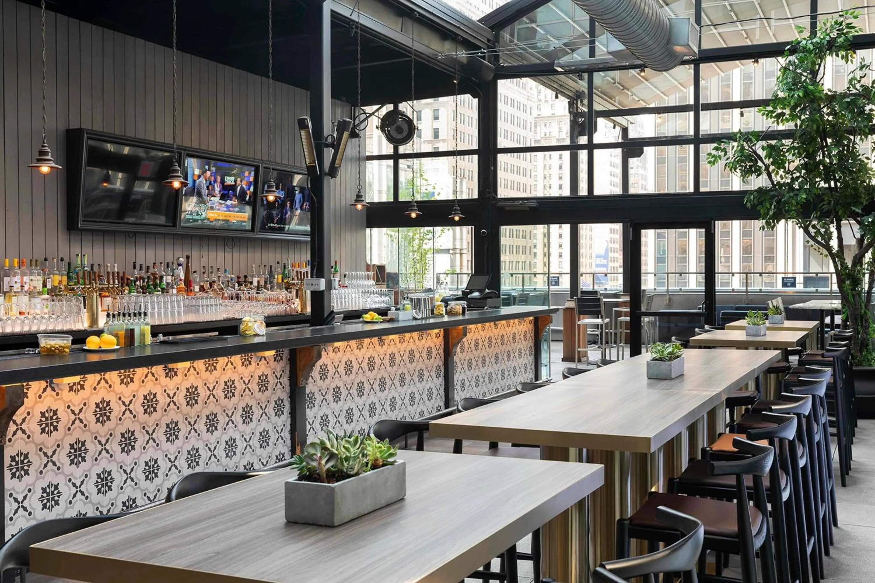 Restaurant/places to eat in Renaissance New York Midtown Hotel