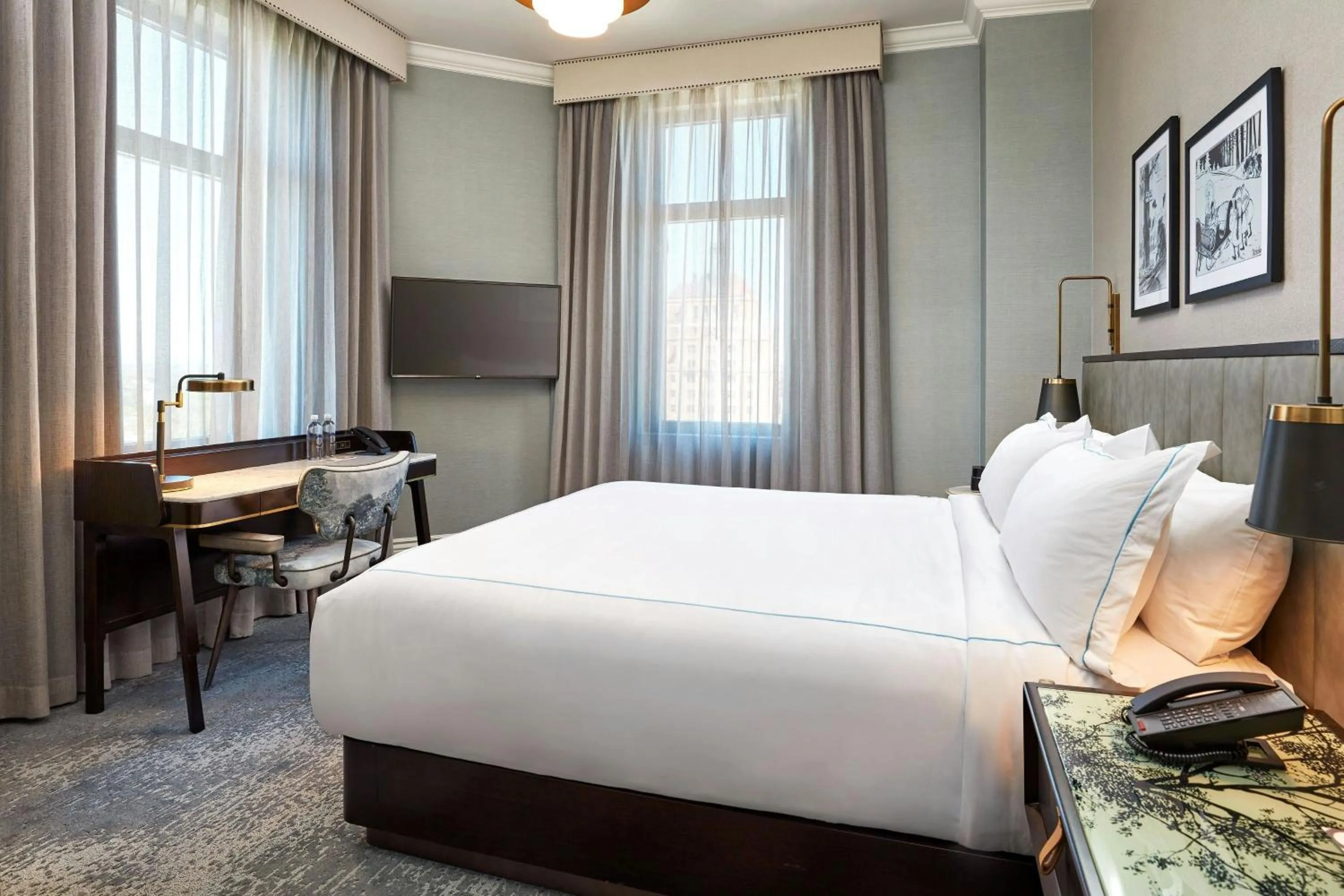 Photo of the whole room, Bed in The Citizen Hotel, Autograph Collection