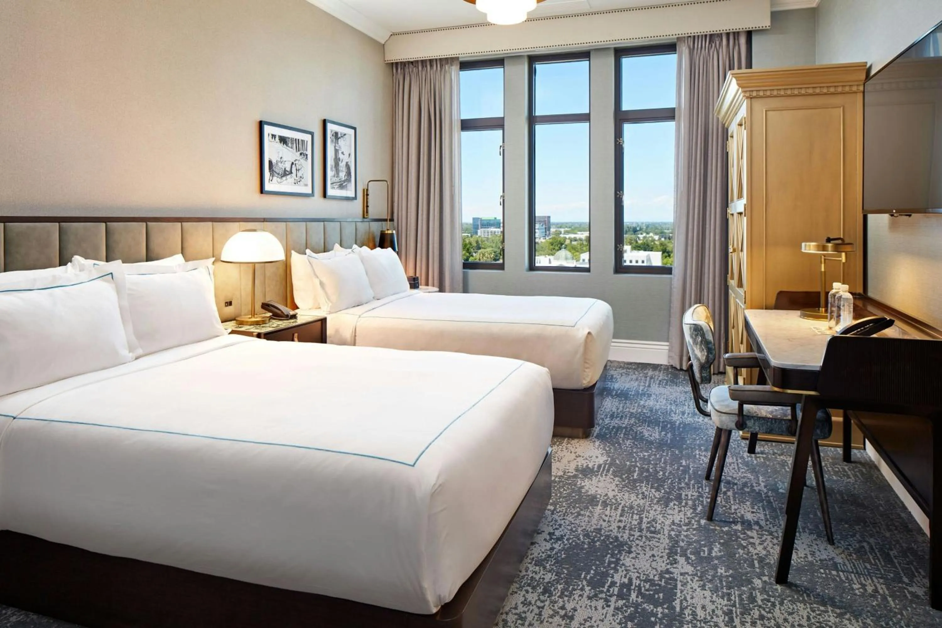 Photo of the whole room, Bed in The Citizen Hotel, Autograph Collection