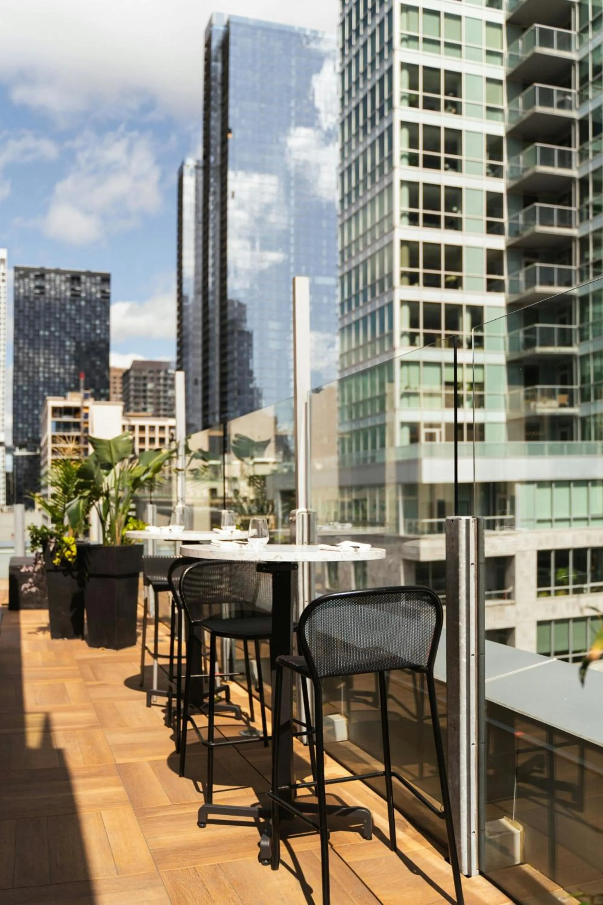 Restaurant/places to eat in Renaissance Montreal Downtown Hotel