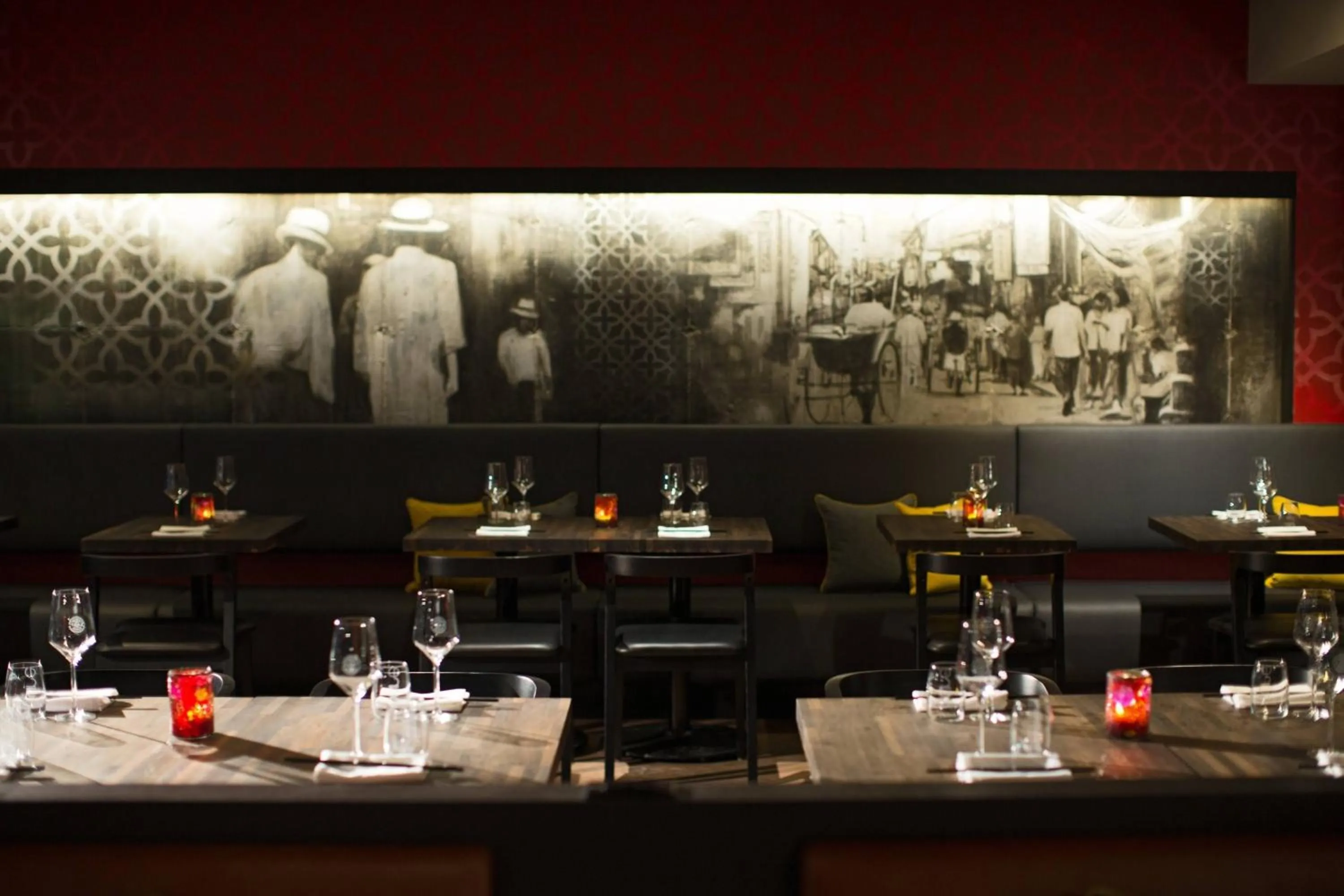 Restaurant/places to eat in Renaissance Montreal Downtown Hotel